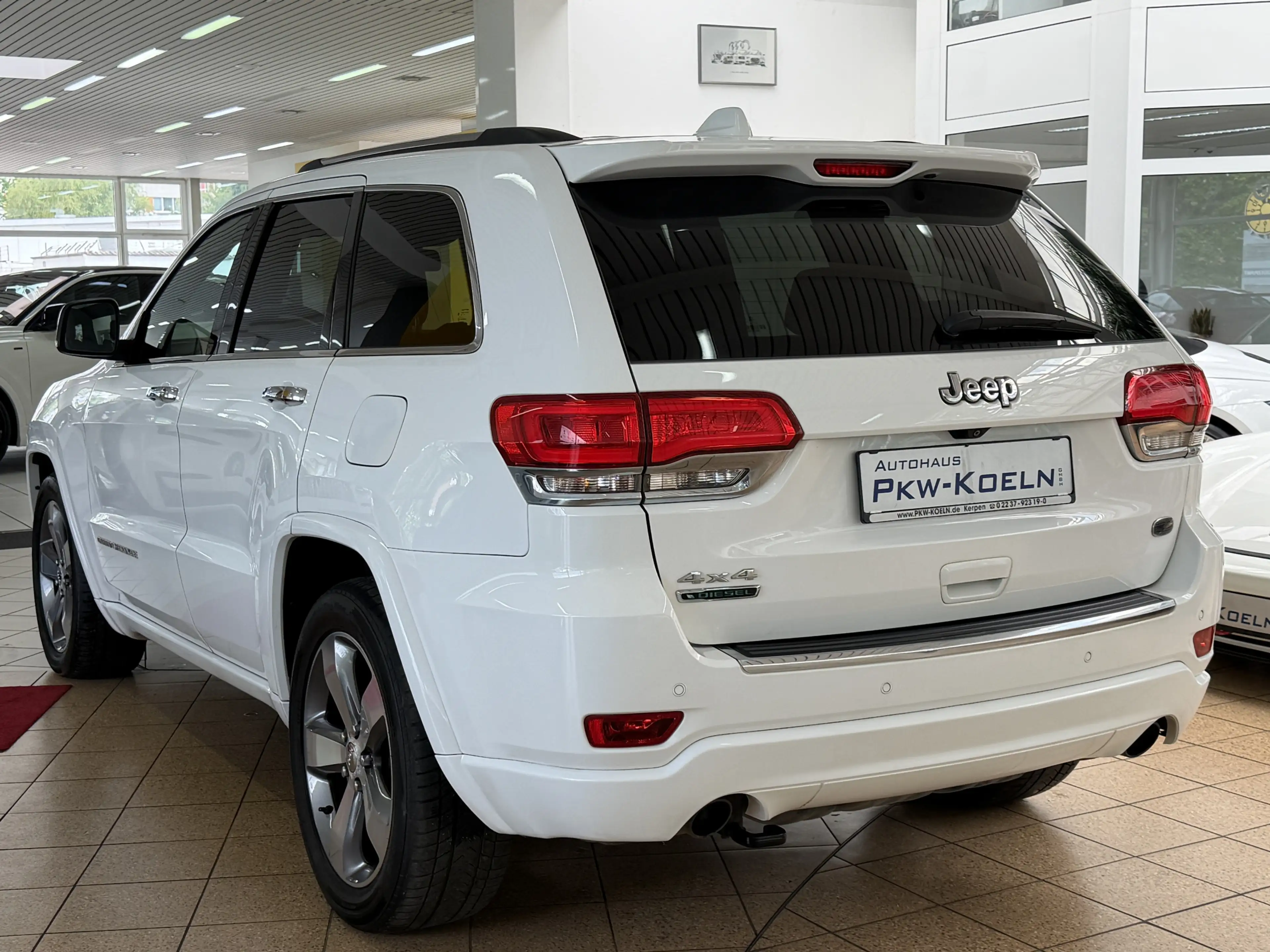 Jeep Grand Cherokee 3.0 CRD Overland*PANO*KAMERA*KEY* — photo 4