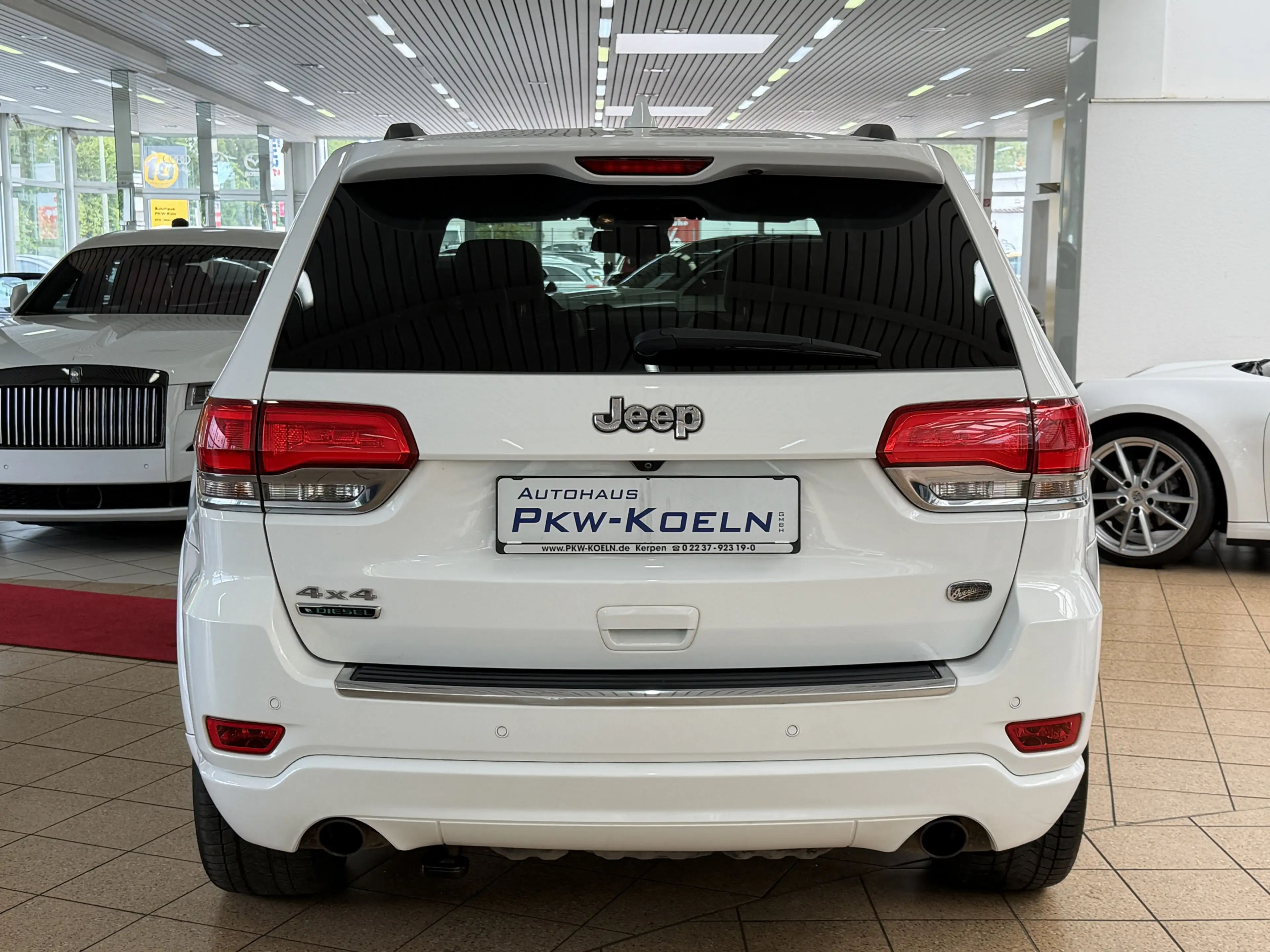 Jeep Grand Cherokee 3.0 CRD Overland*PANO*KAMERA*KEY* — photo 6