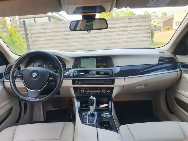 BMW 5 Series view 6