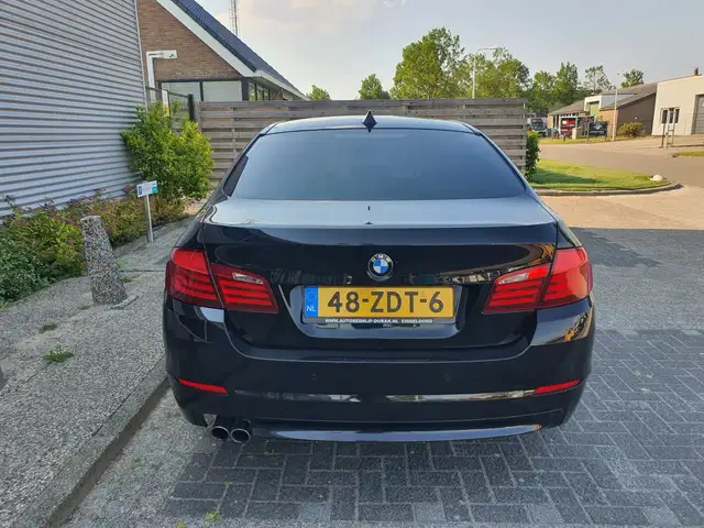 BMW 5 Series view 13