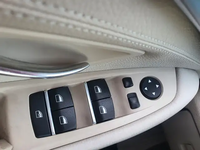 BMW 5 Series view 15