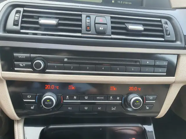 BMW 5 Series view 12