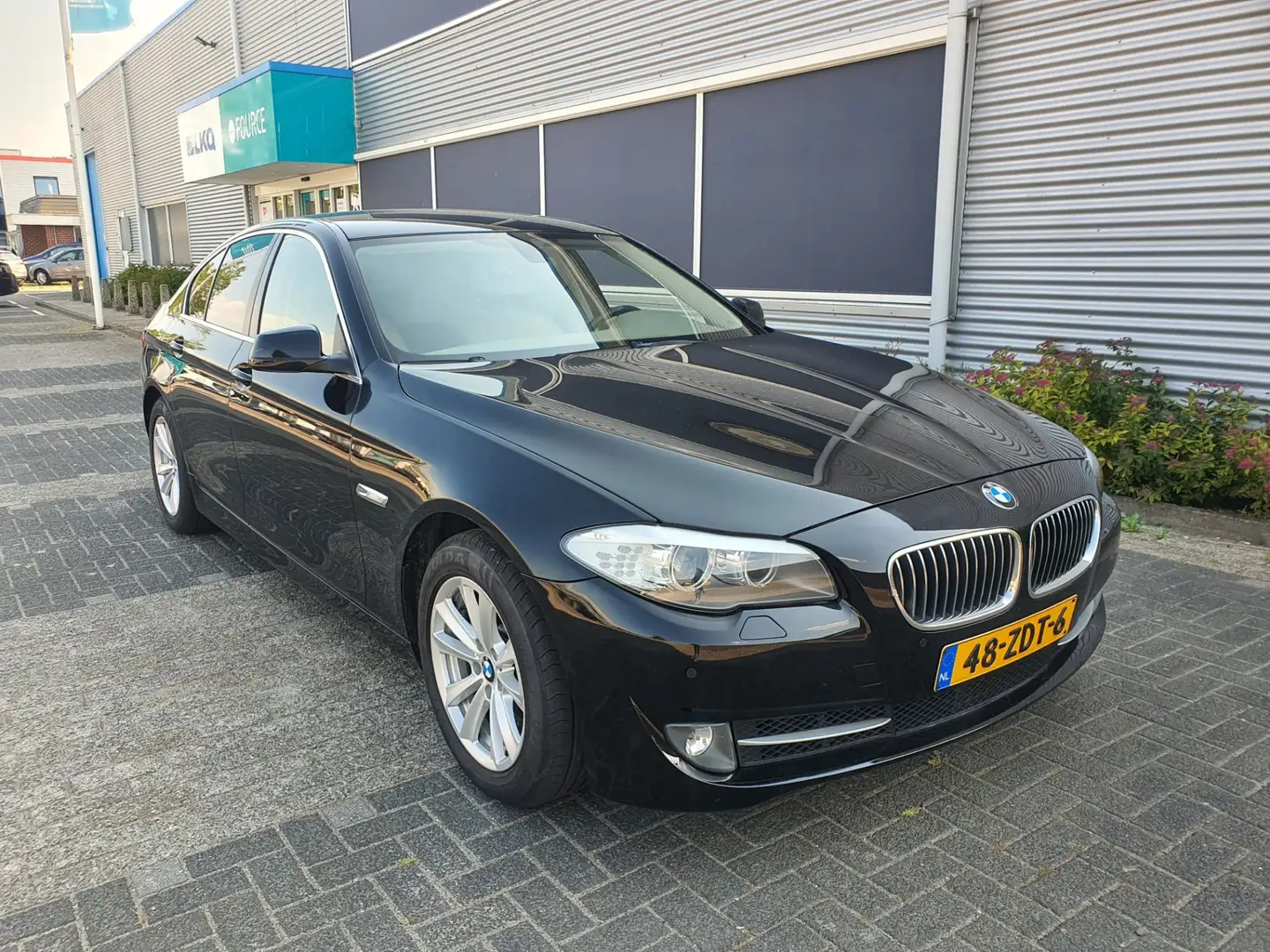 BMW 520 5-serie 520i High Executive Automaat NAV.+ Clima B Black - 2