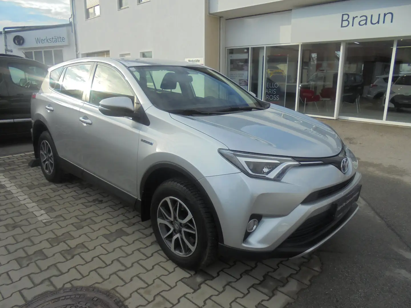 Toyota RAV 4 RAV4 Active Hybrid Silber - 2