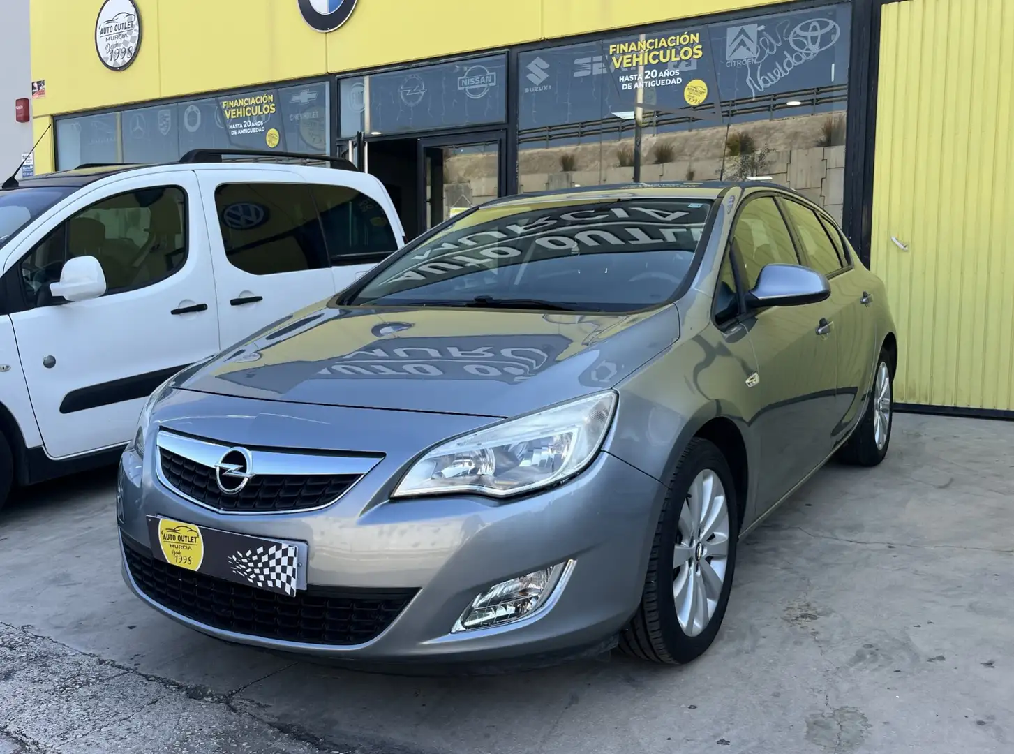 Opel Astra 1.3CDTI ecoFlex Essentia S/S Bleu - 1