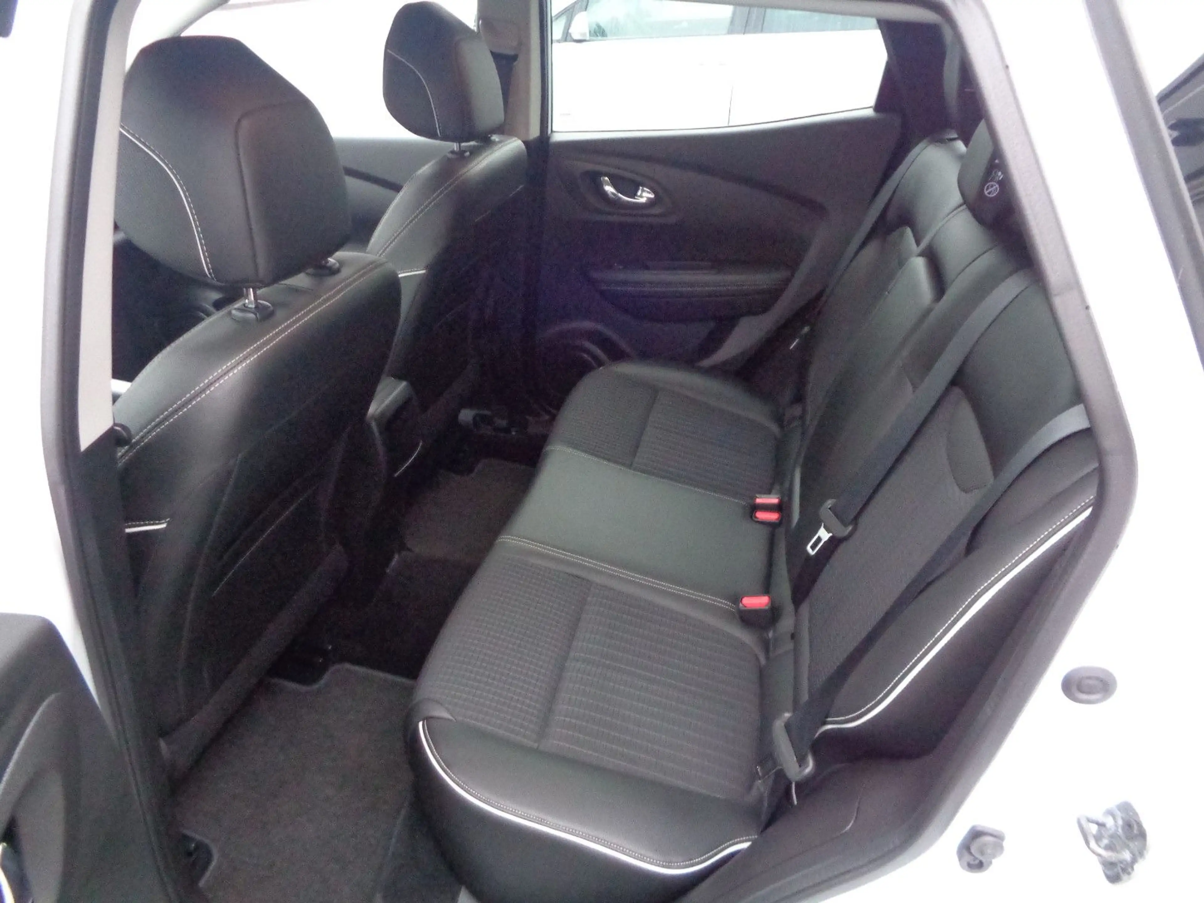 Renault Kadjar 1.3 TCE Bose Ed.*LED*PDC*NAVI*SPUR*SHEFT* — photo 14