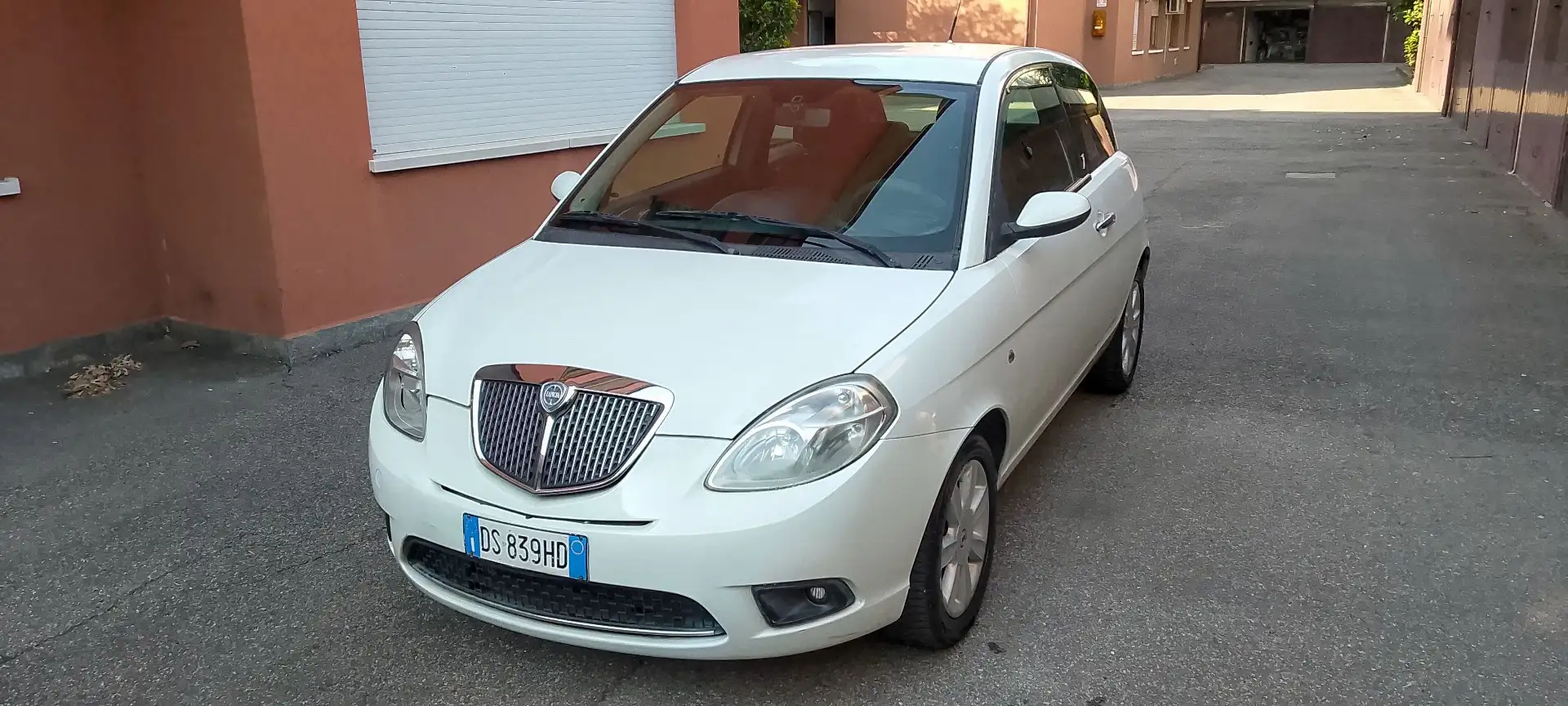Lancia Ypsilon 1.2 8v Oro Bianco - 1