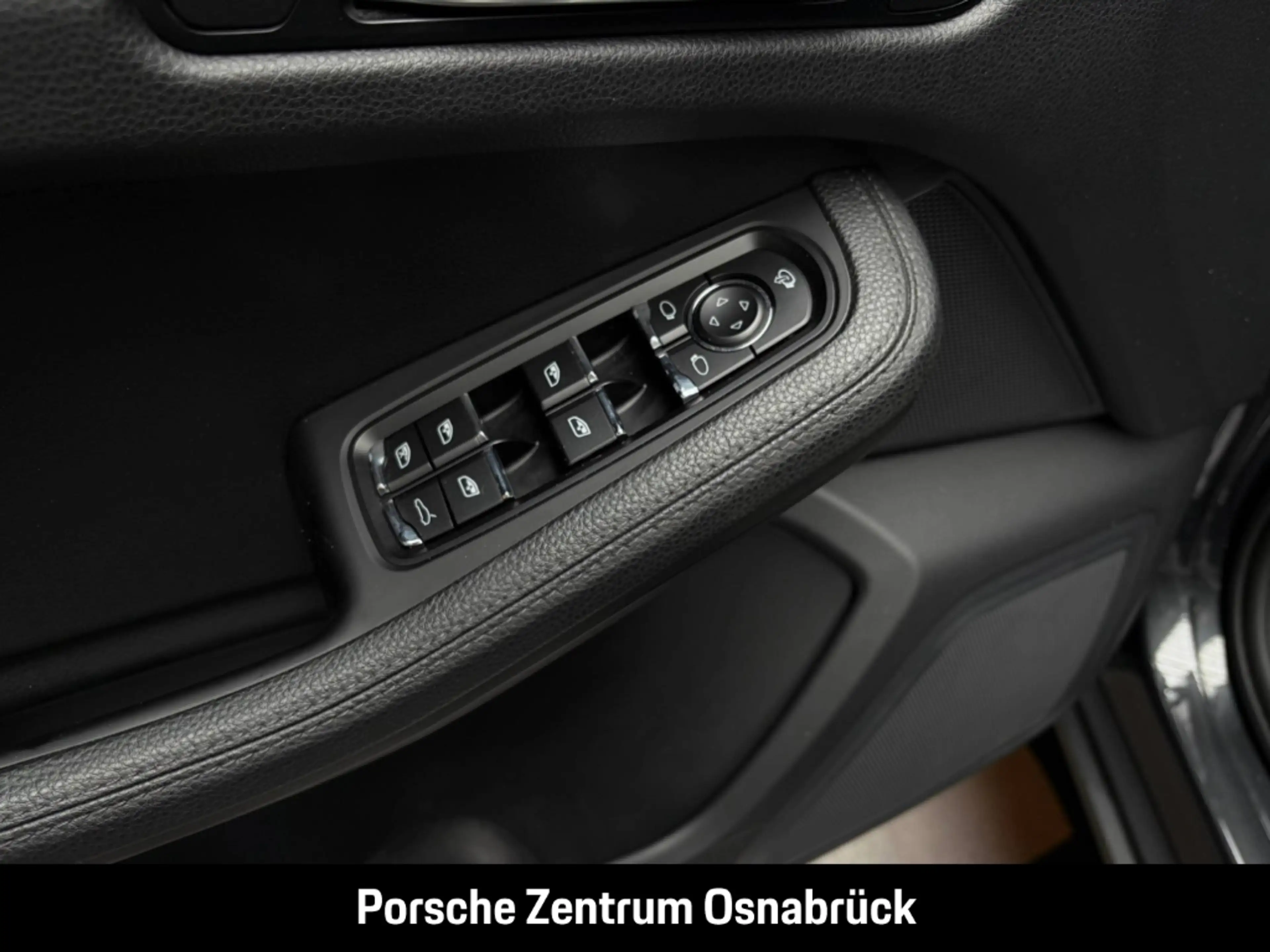 Porsche Macan S — photo 5