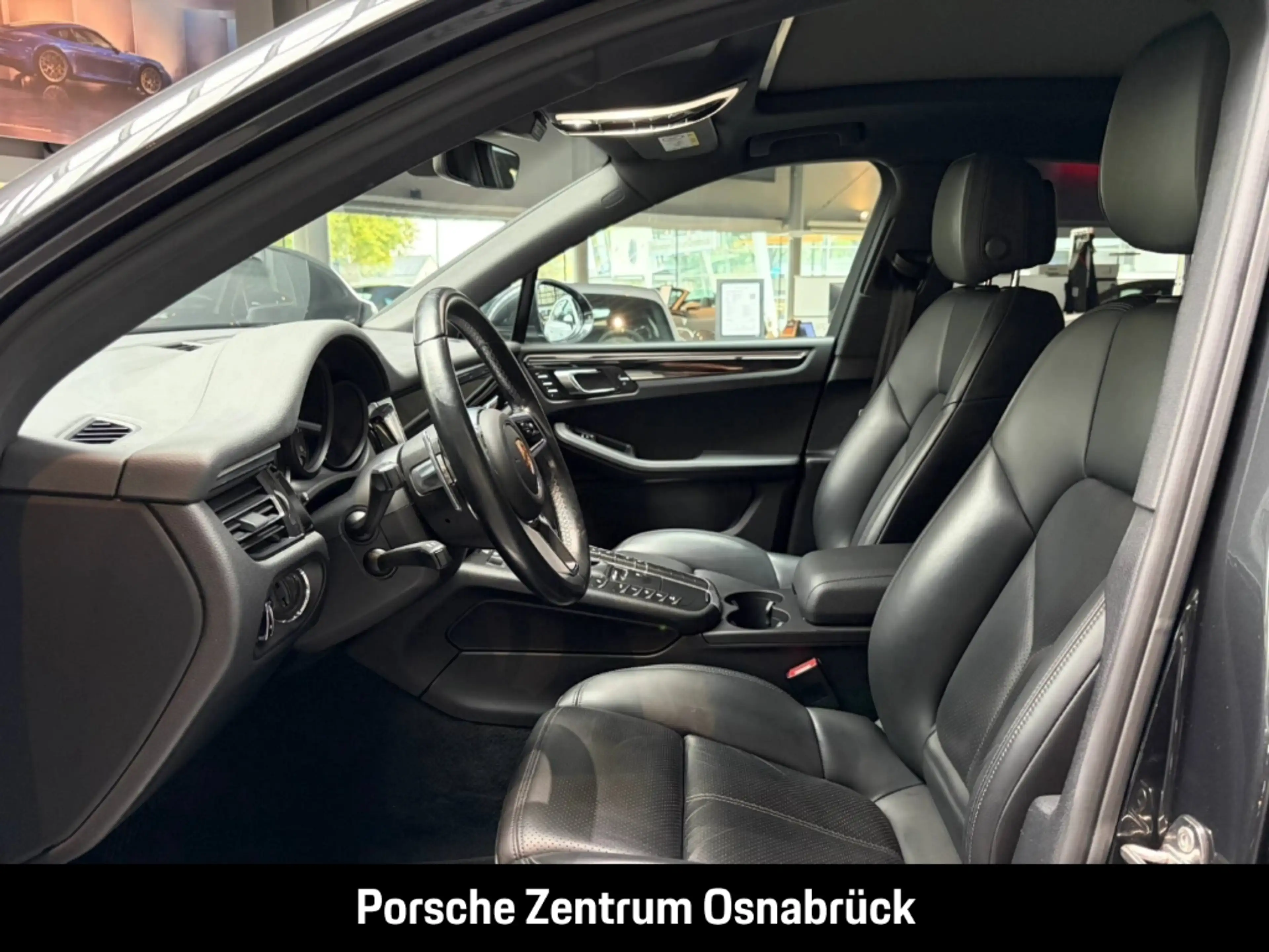Porsche Macan S — photo 15