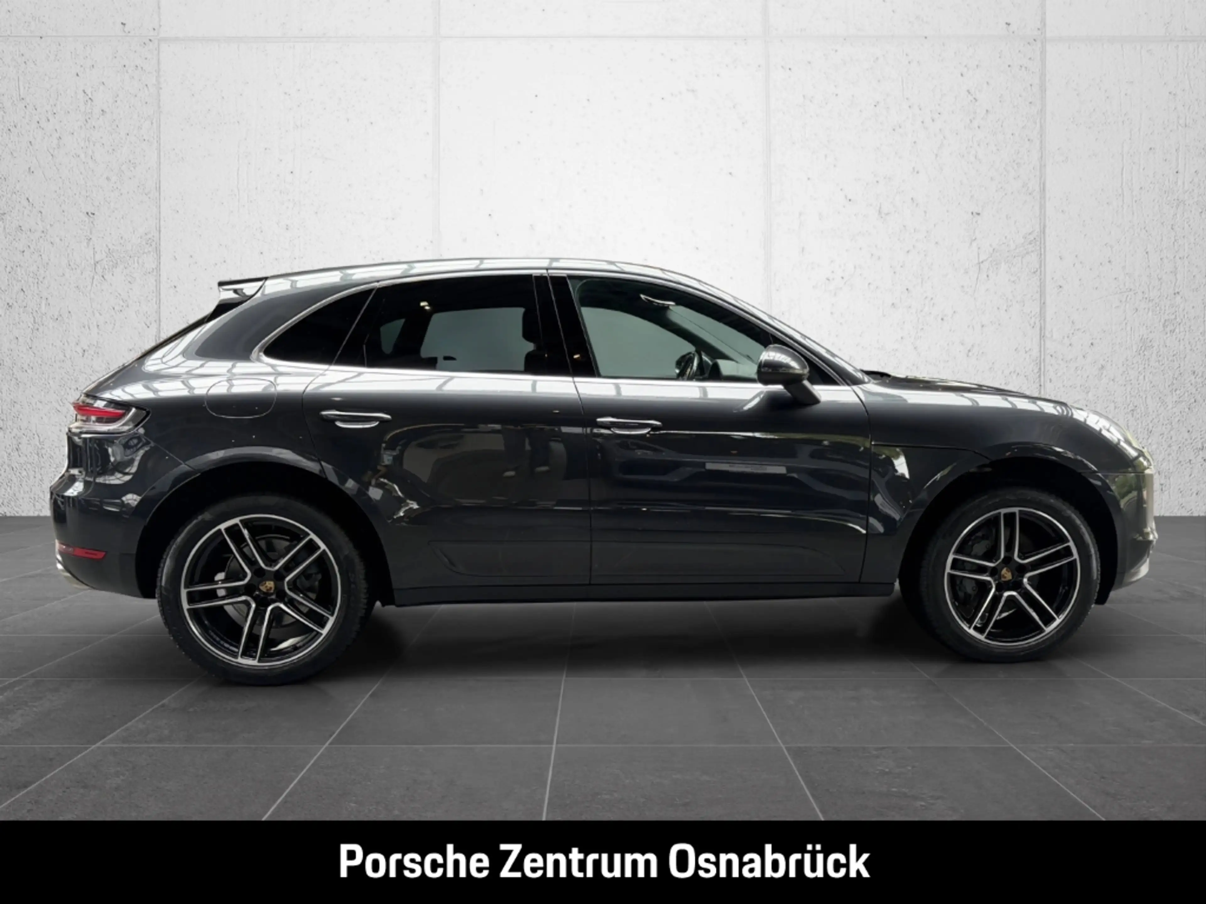 Porsche Macan S — photo 8