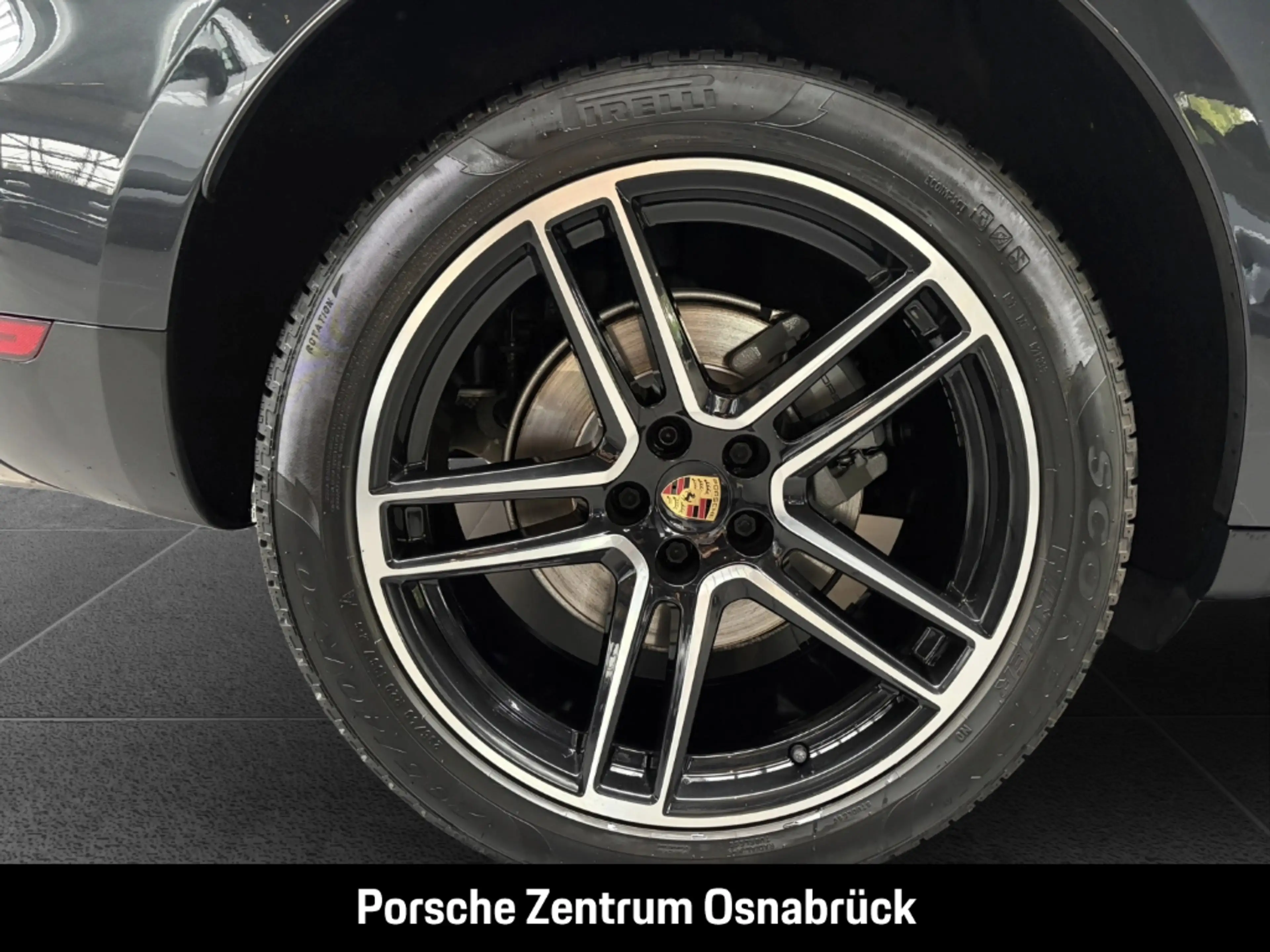 Porsche Macan S — photo 13
