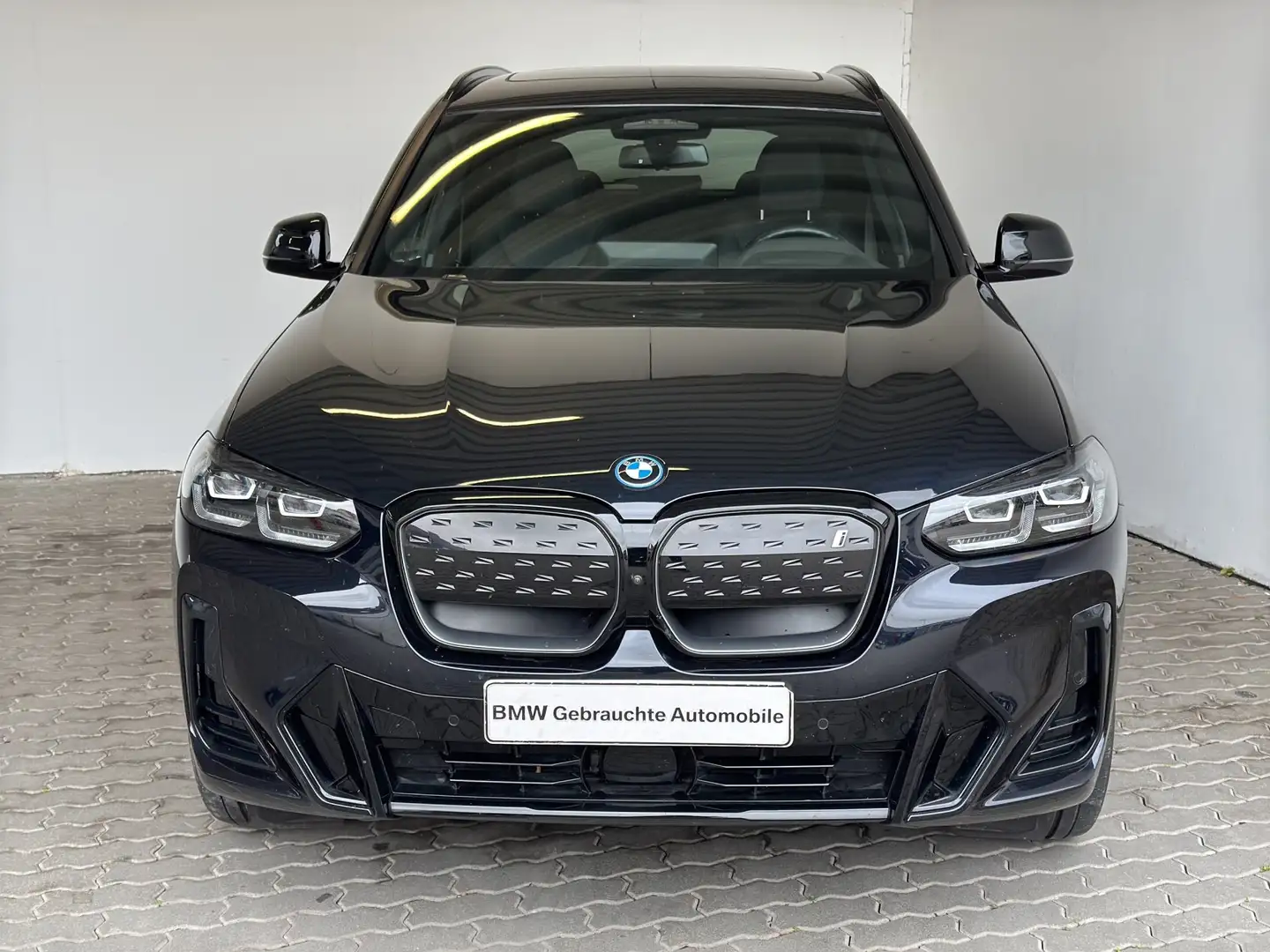 BMW iX3 M Paket LiveCock.LED.HUD.AHK.ParkAss.H/K.SHZ Schwarz - 1