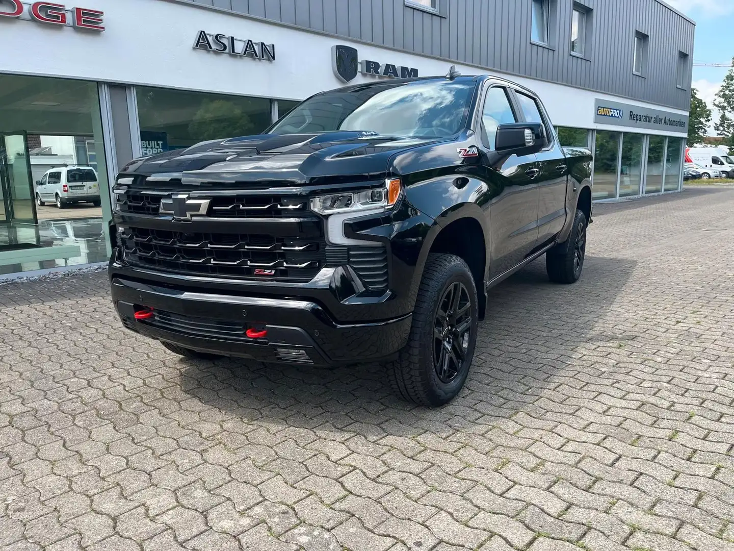 Chevrolet Silverado 6,2 V8  1500 LT Trail Boss Negro - 1