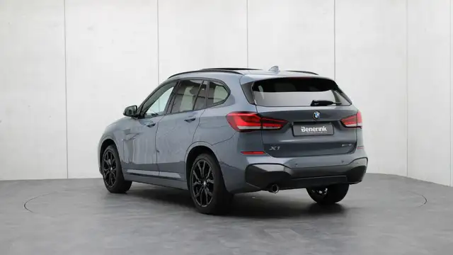 BMW X1 view 3