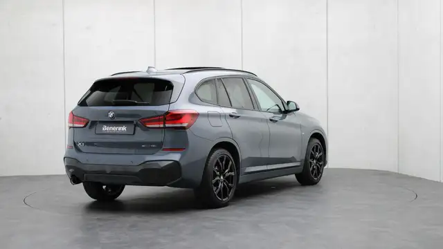 BMW X1 view 4