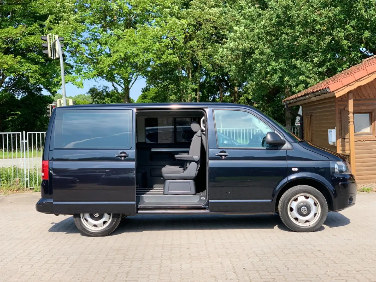 Volkswagen T5 Multivan Startline Black - 1