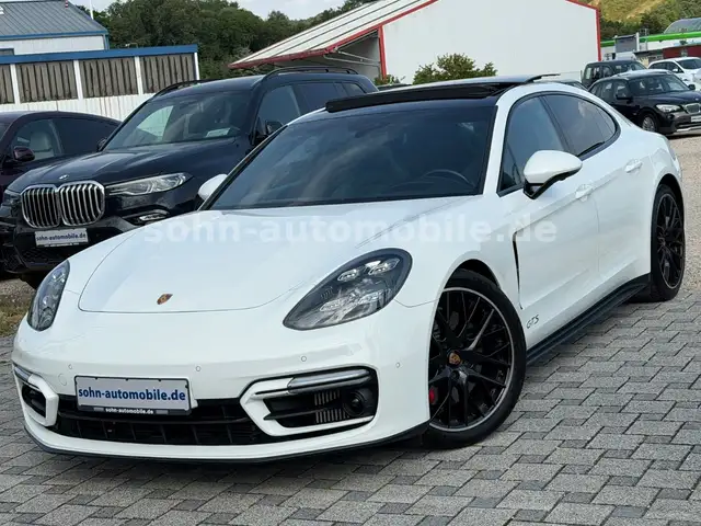 Porsche Panamera GTS Pano/Matrix/Stdhzg/BOSE/ACC/HUD/21"