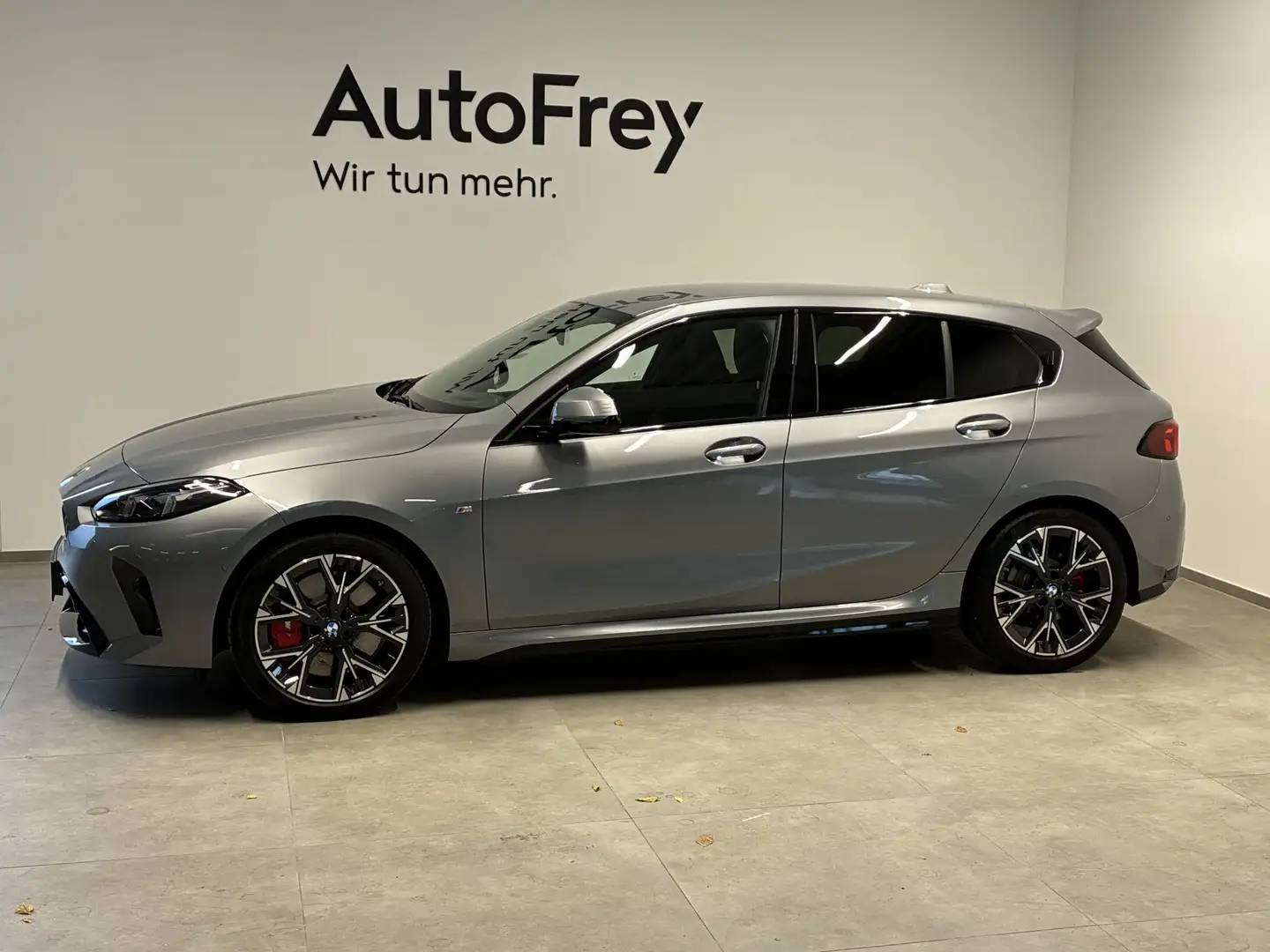 BMW 123 i xDrive Grau - 2