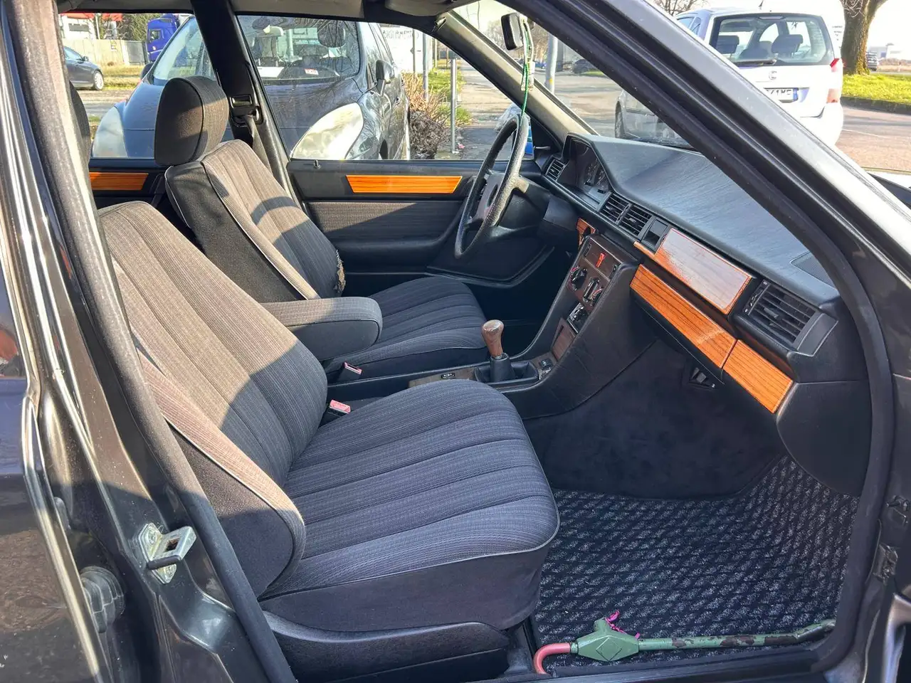 Mercedes-Benz E 200 2.0 benzina/GPL 90 KW, foto 9