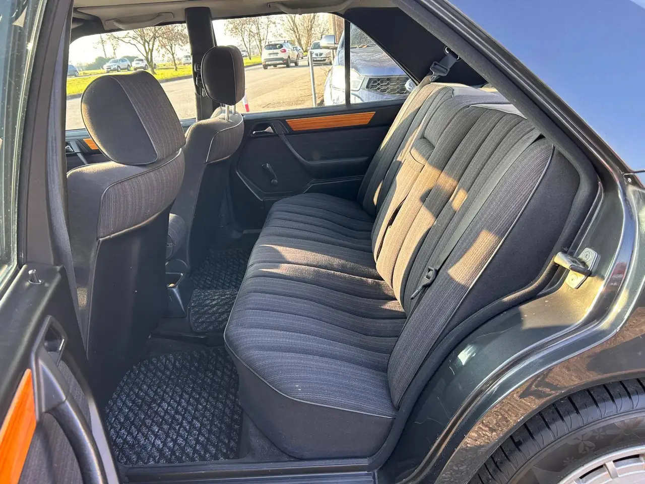 Mercedes-Benz E 200 2.0 benzina/GPL 90 KW, foto 8