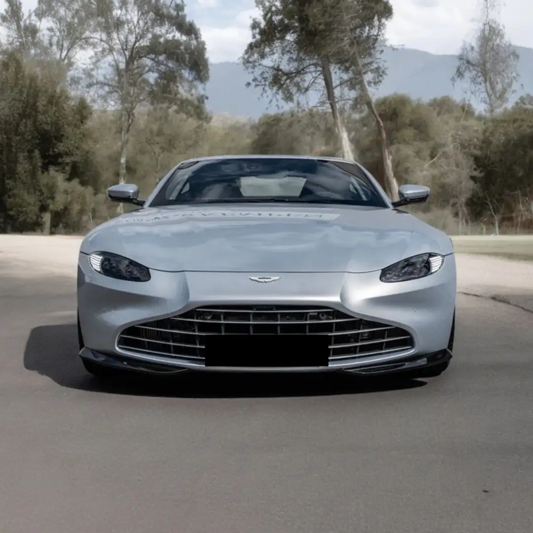 Aston Martin Vantage Plateado - 1