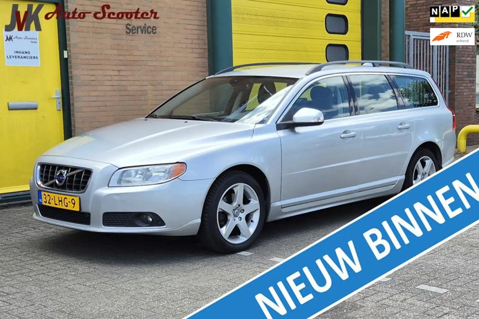 Volvo V70 2.0T Momentum Airco! Cruise Control! NAP! Šedá - 1