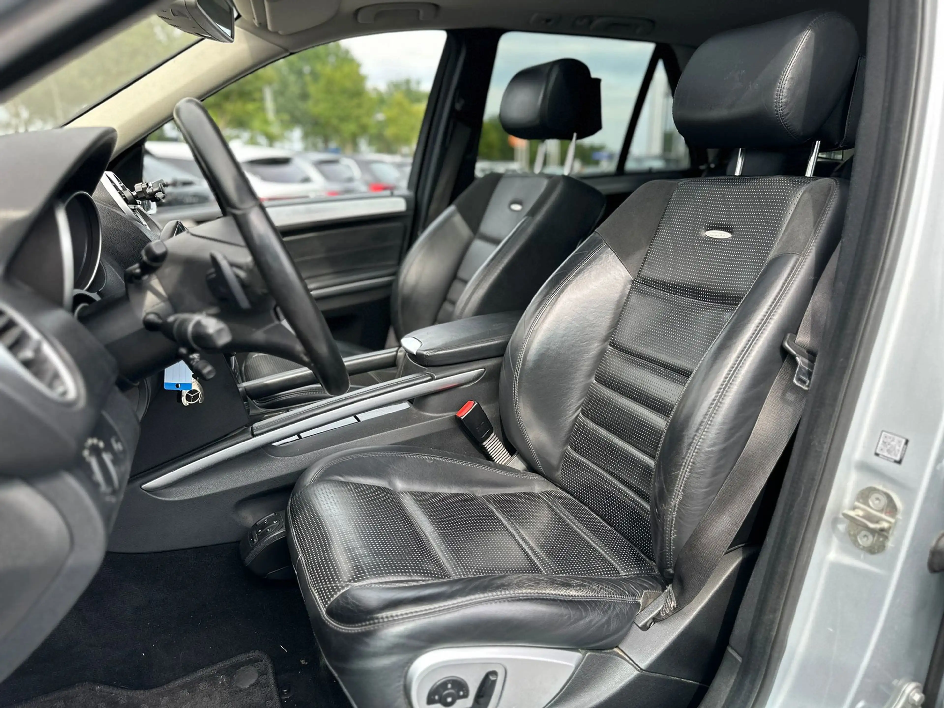 Mercedes-Benz ML 63 AMG M-klasse | Automaat | Luchtvering | Schuif/kantel — photo 31