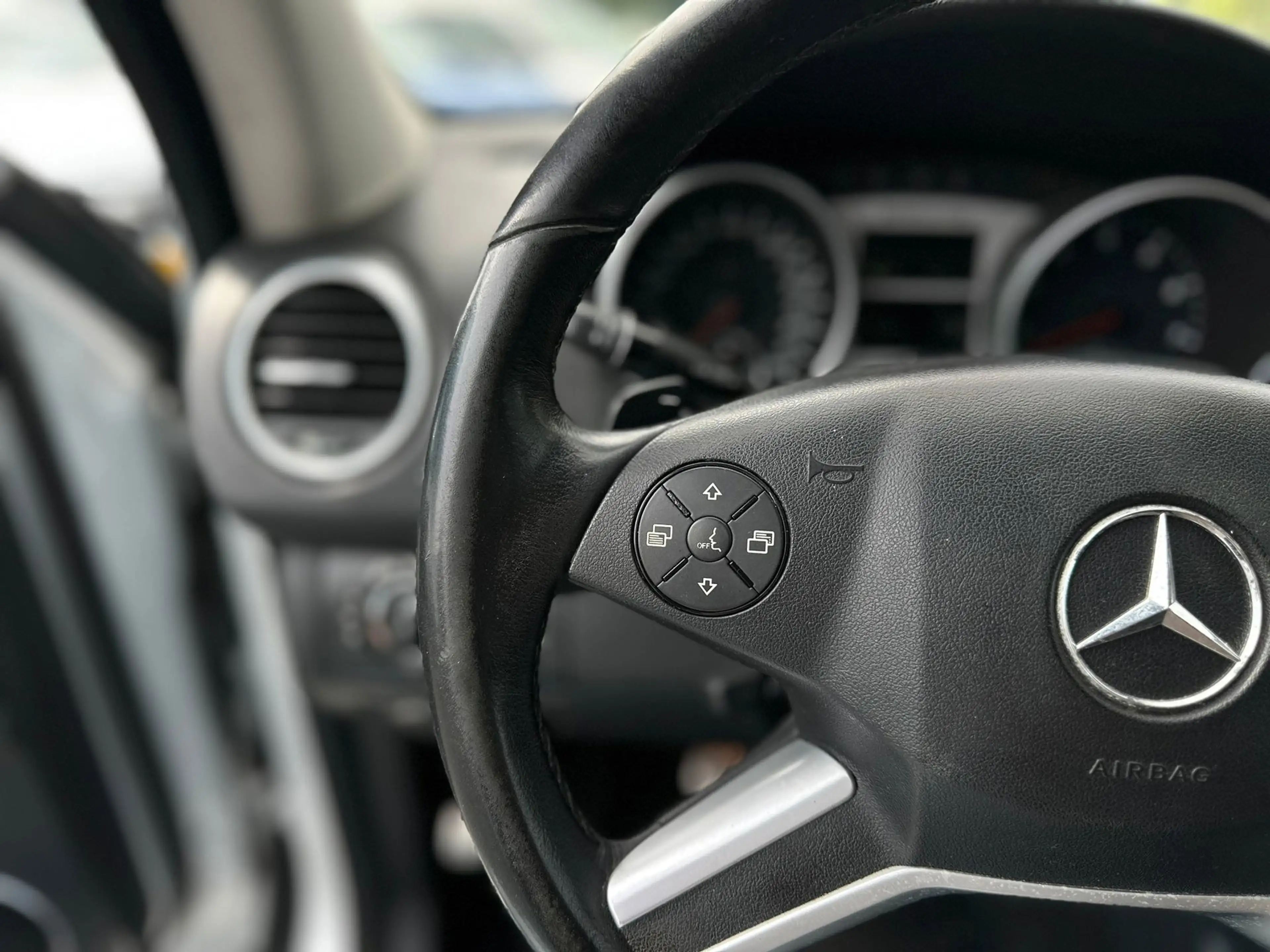 Mercedes-Benz ML 63 AMG M-klasse | Automaat | Luchtvering | Schuif/kantel — photo 27