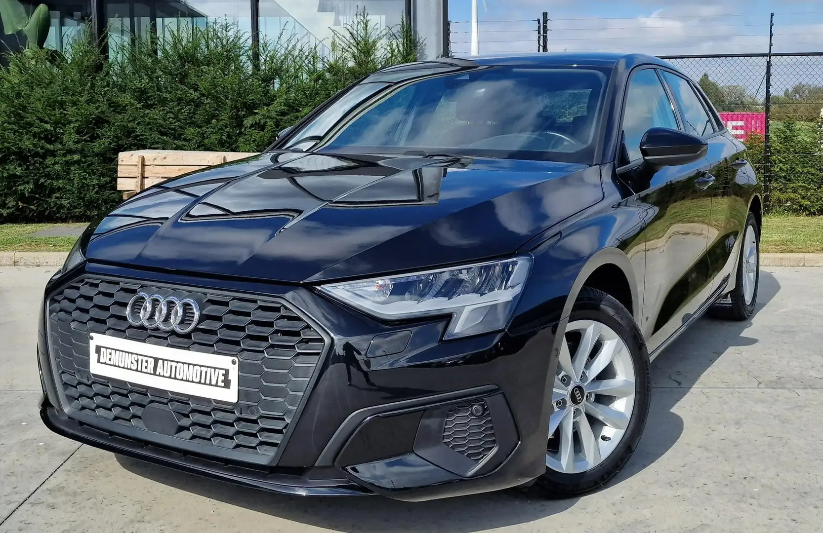 Audi A3 A3 30 TFSI Sportback S tronic/Carplay/Sensoren Noir - 1