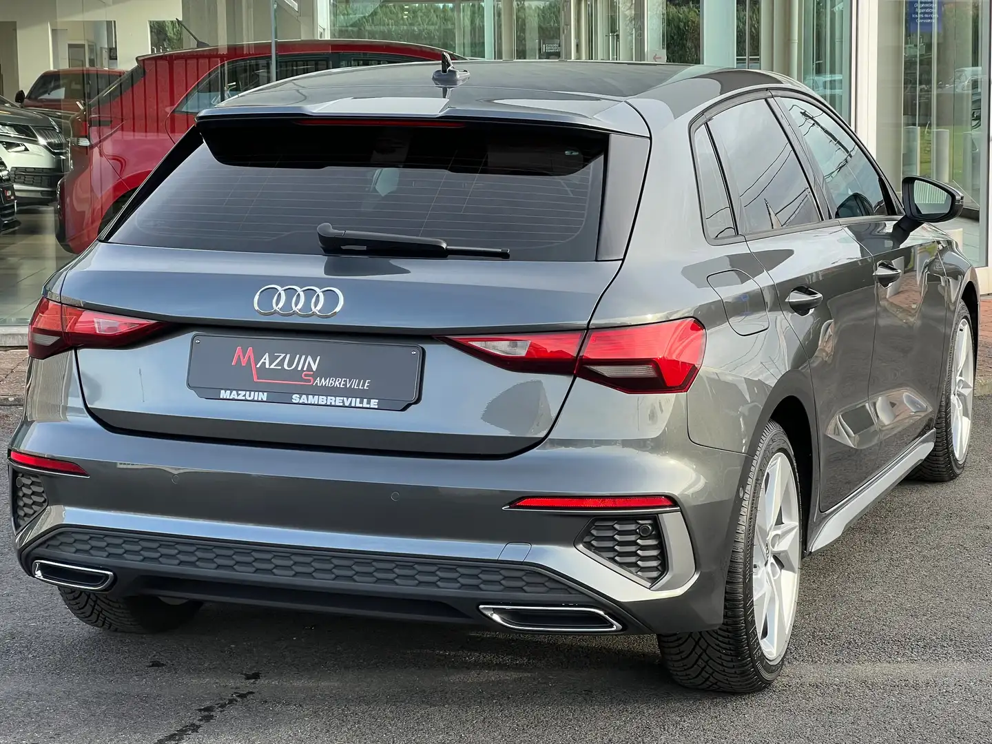 Audi A3 Sportback 35 TFSI * S line * S tronic * CarPlay * Grijs - 2