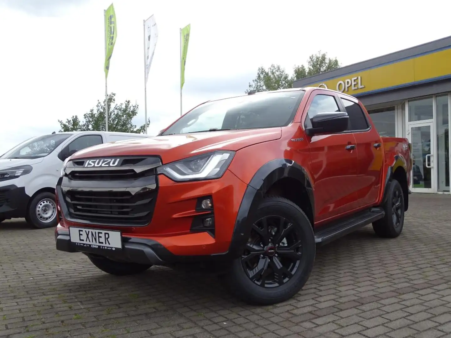 Isuzu D-Max 4x4 Double Cab V-Cross | SOFORT VERFÜGBAR | Privat Orange - 1