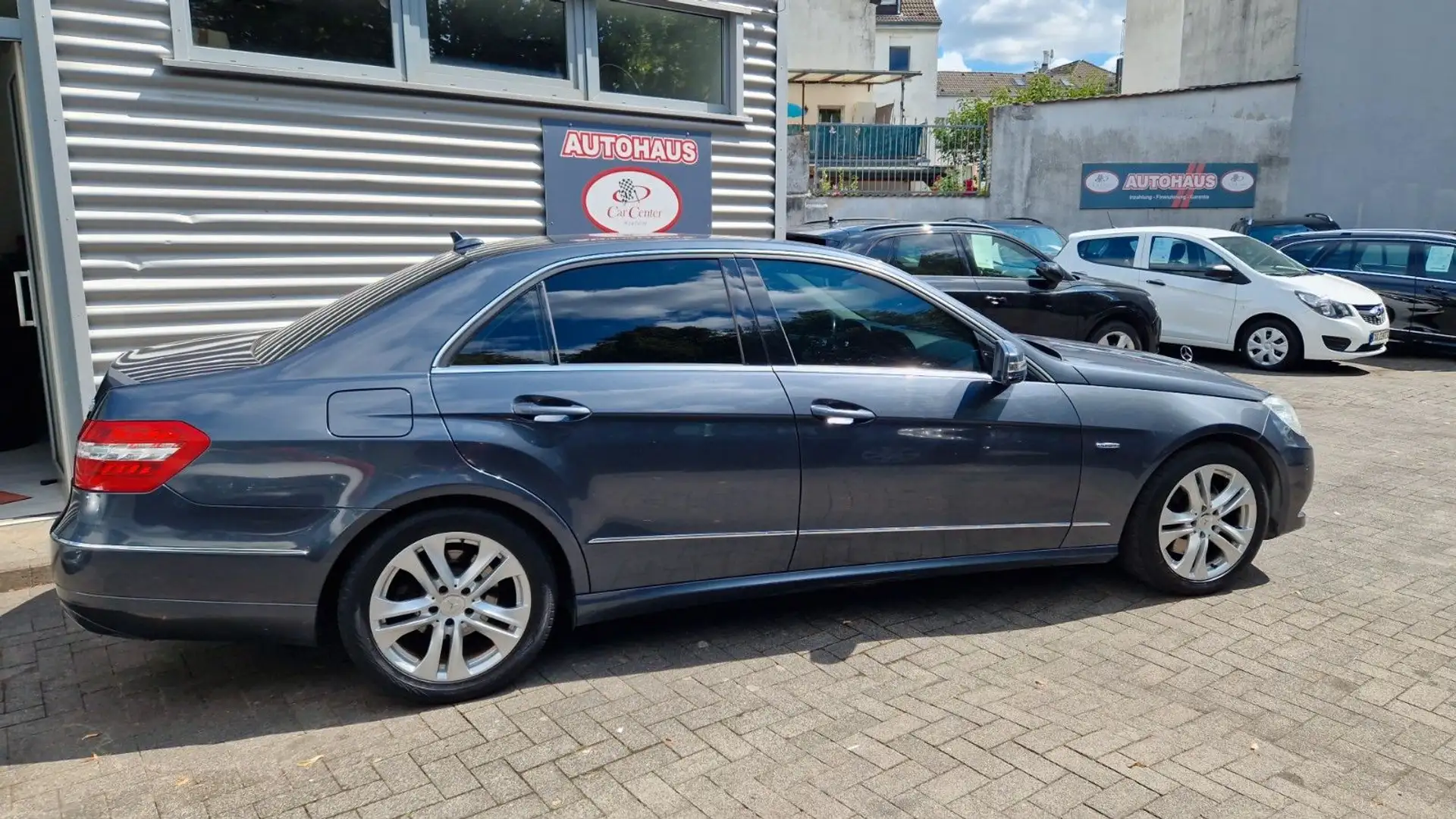 Mercedes-Benz E 250 CDI BlueEfficiency BI-XENON+NAVI+SHZ+PDC Gri - 2