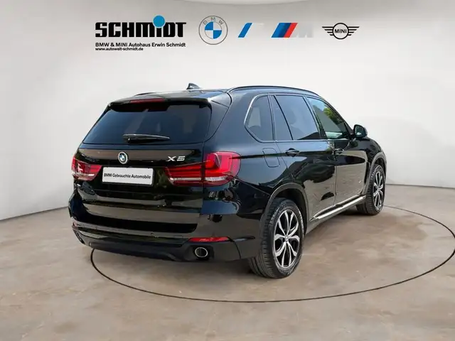 BMW X5 view 4
