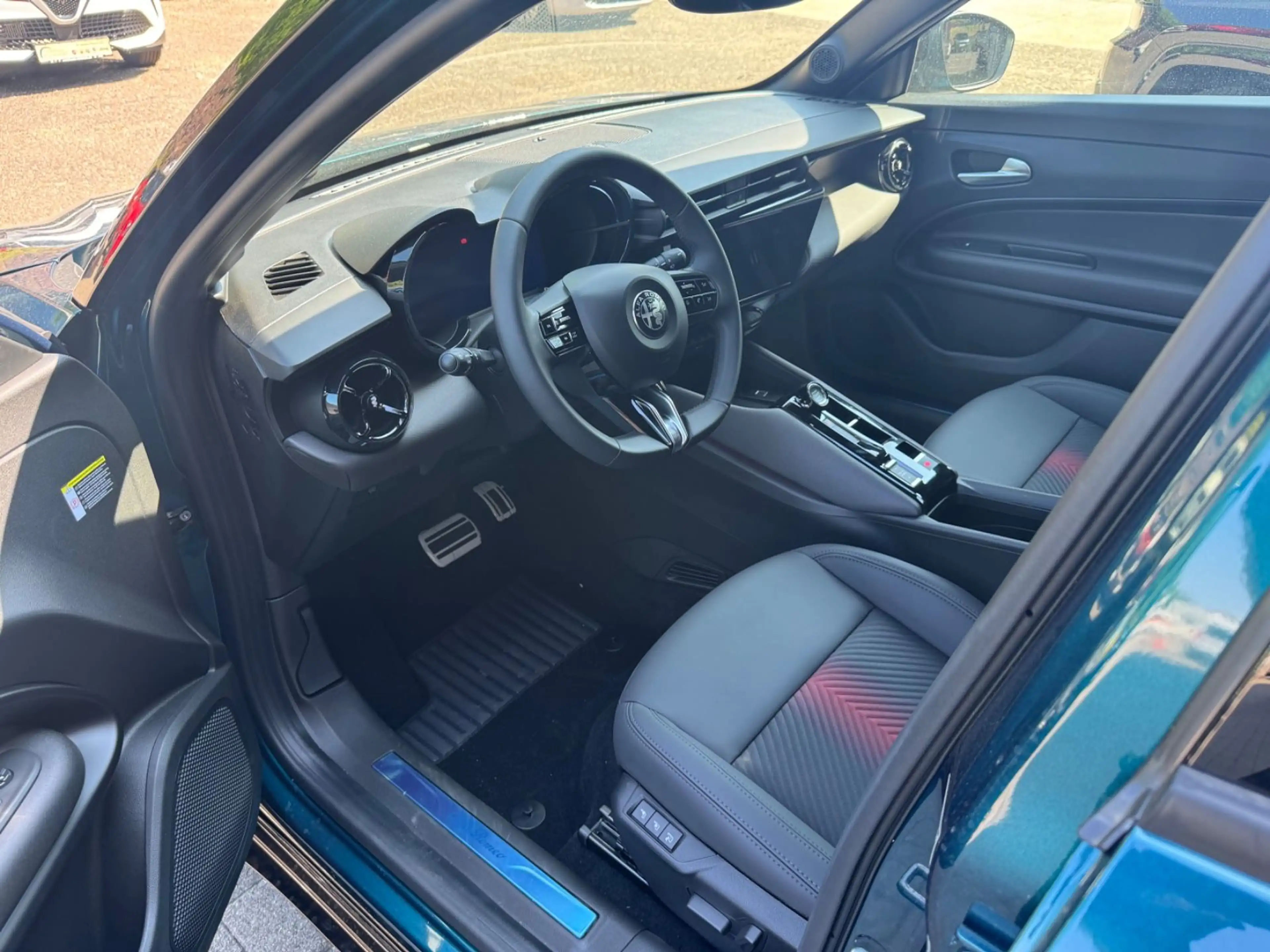 Alfa Romeo Junior Ibrida 1.2 VGT 48V-Hybrid 107 kW Ti — photo 12