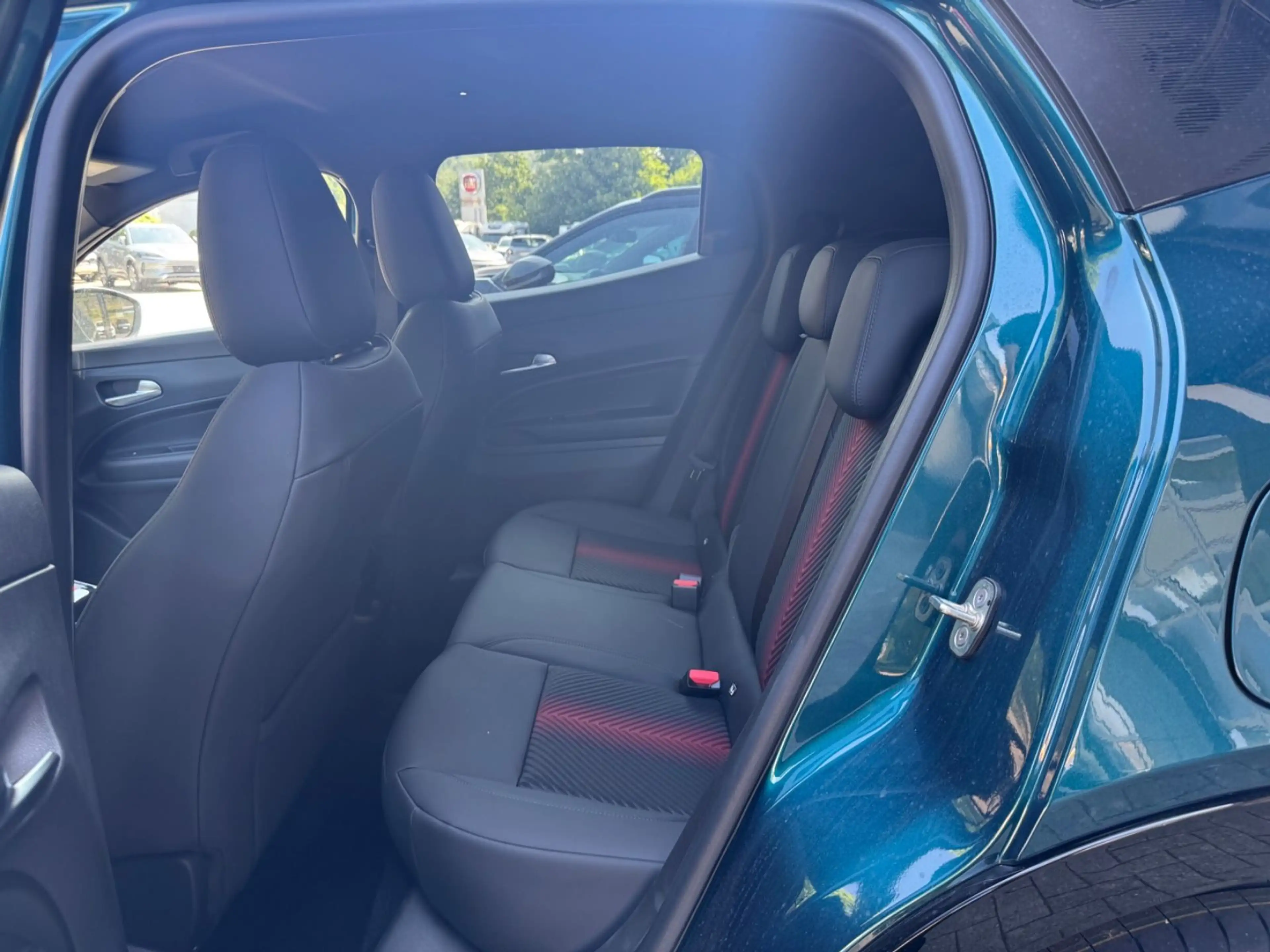 Alfa Romeo Junior Ibrida 1.2 VGT 48V-Hybrid 107 kW Ti — photo 11