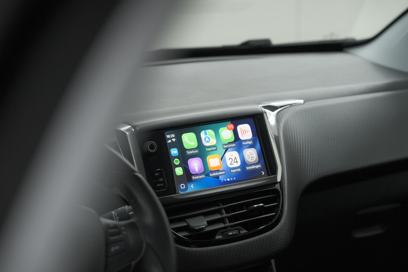 Peugeot 2008 PureTech 82 Active | Lage KM | Trekhaak | Navigati — photo 3