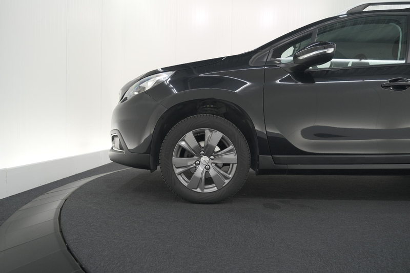 Peugeot 2008 PureTech 82 Active | Lage KM | Trekhaak | Navigati — photo 9