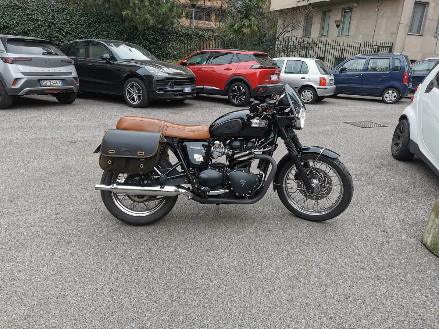 Triumph Bonneville T100 Nero - 1
