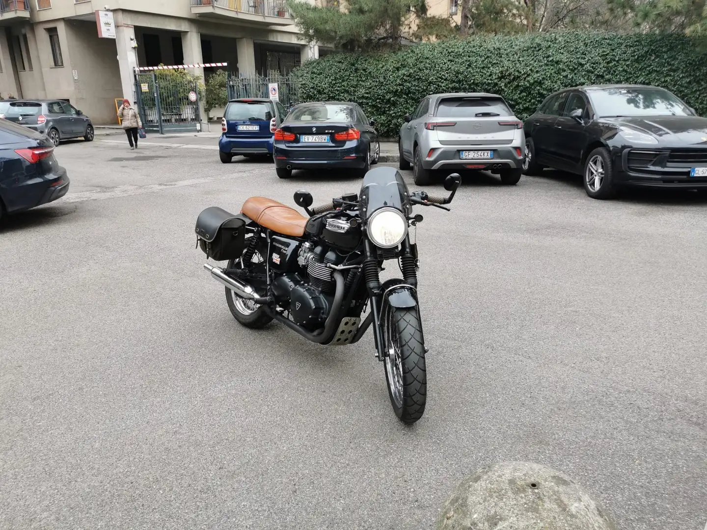 Triumph Bonneville T100 Nero - 2