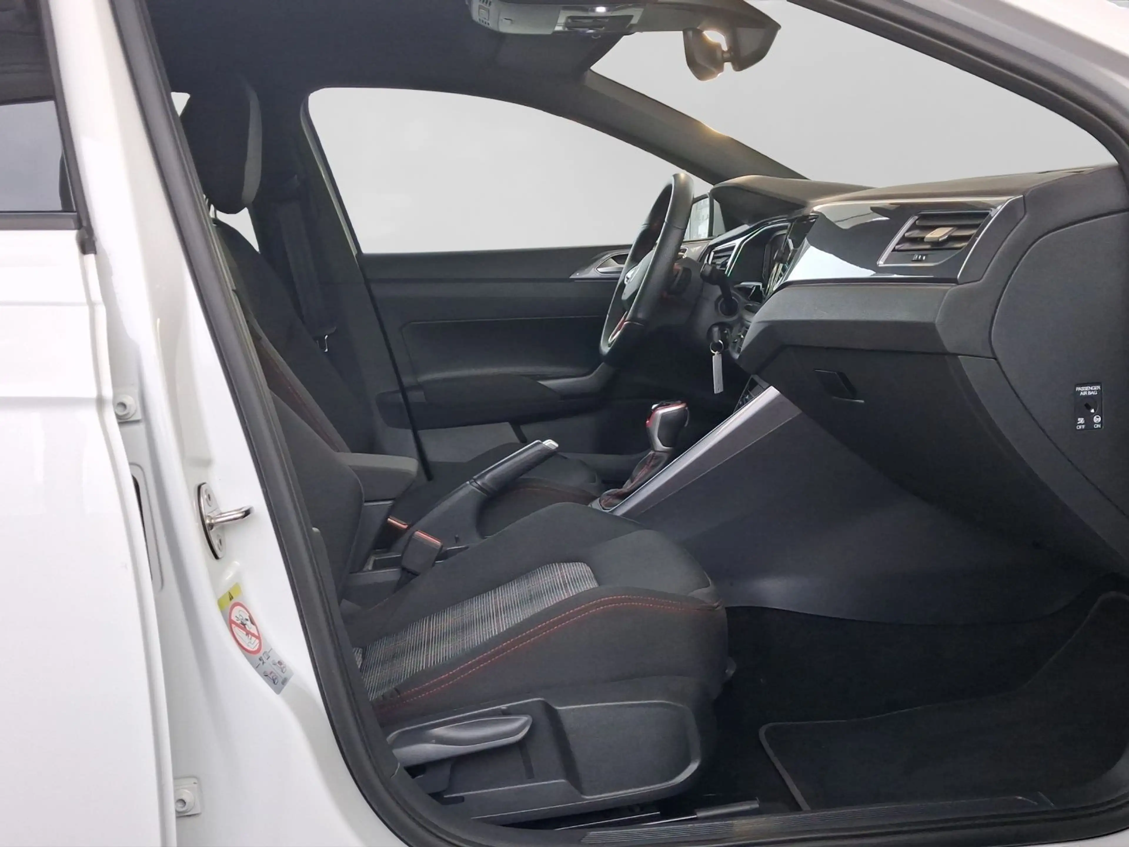 Volkswagen Polo GTI DSG IQ.Light ACC Navi LM18 — photo 4