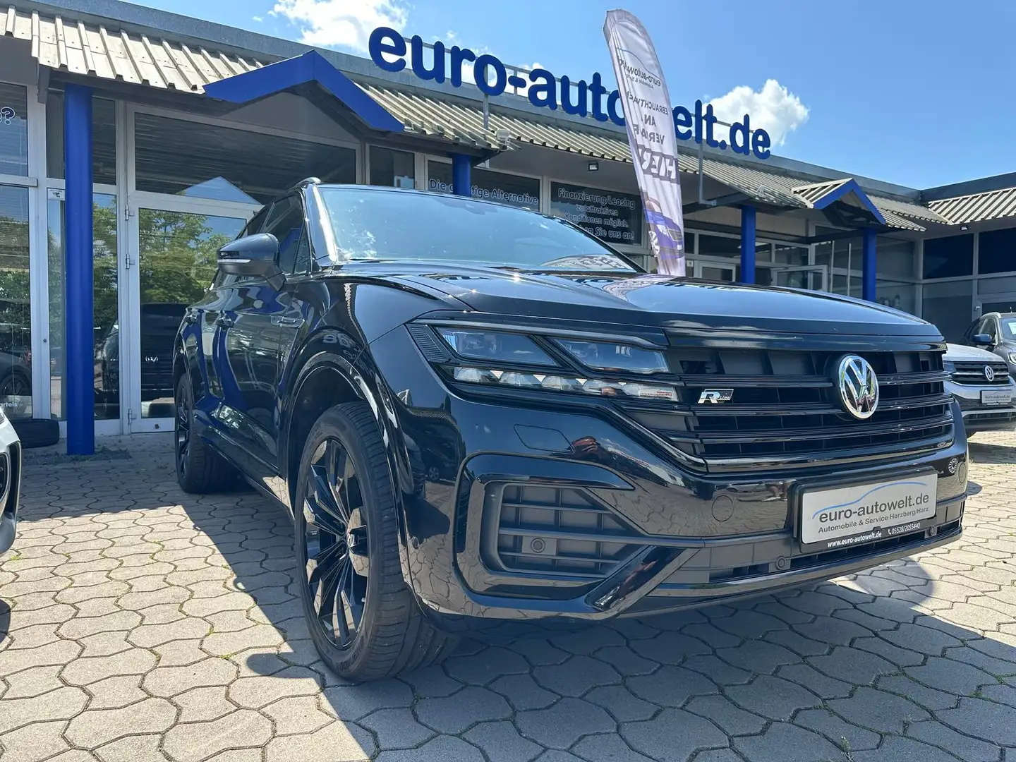 Volkswagen Touareg 3.0V6 R-Line 4Mo *AHK*Pano*el.HK*Matrix* Schwarz - 1