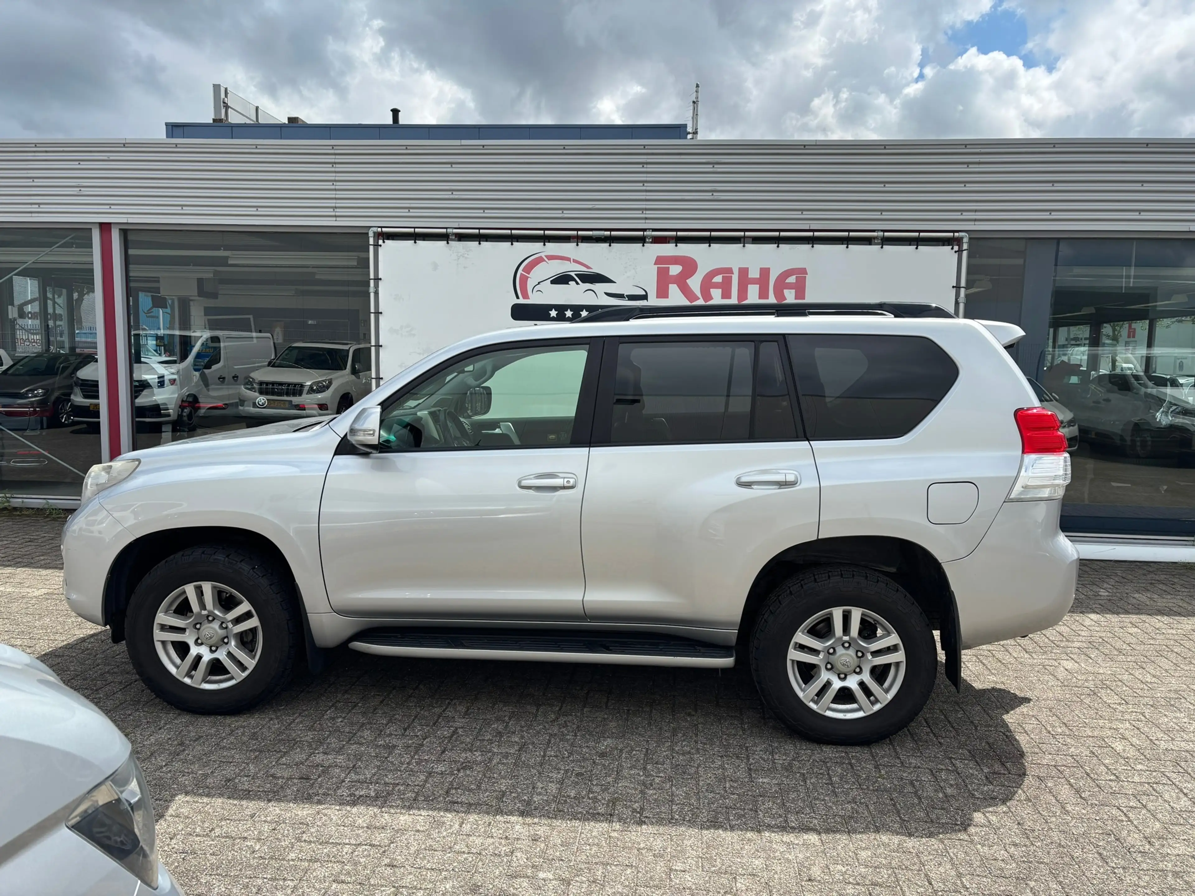 Toyota Land Cruiser 3.0 D-4D-F SX — photo 7