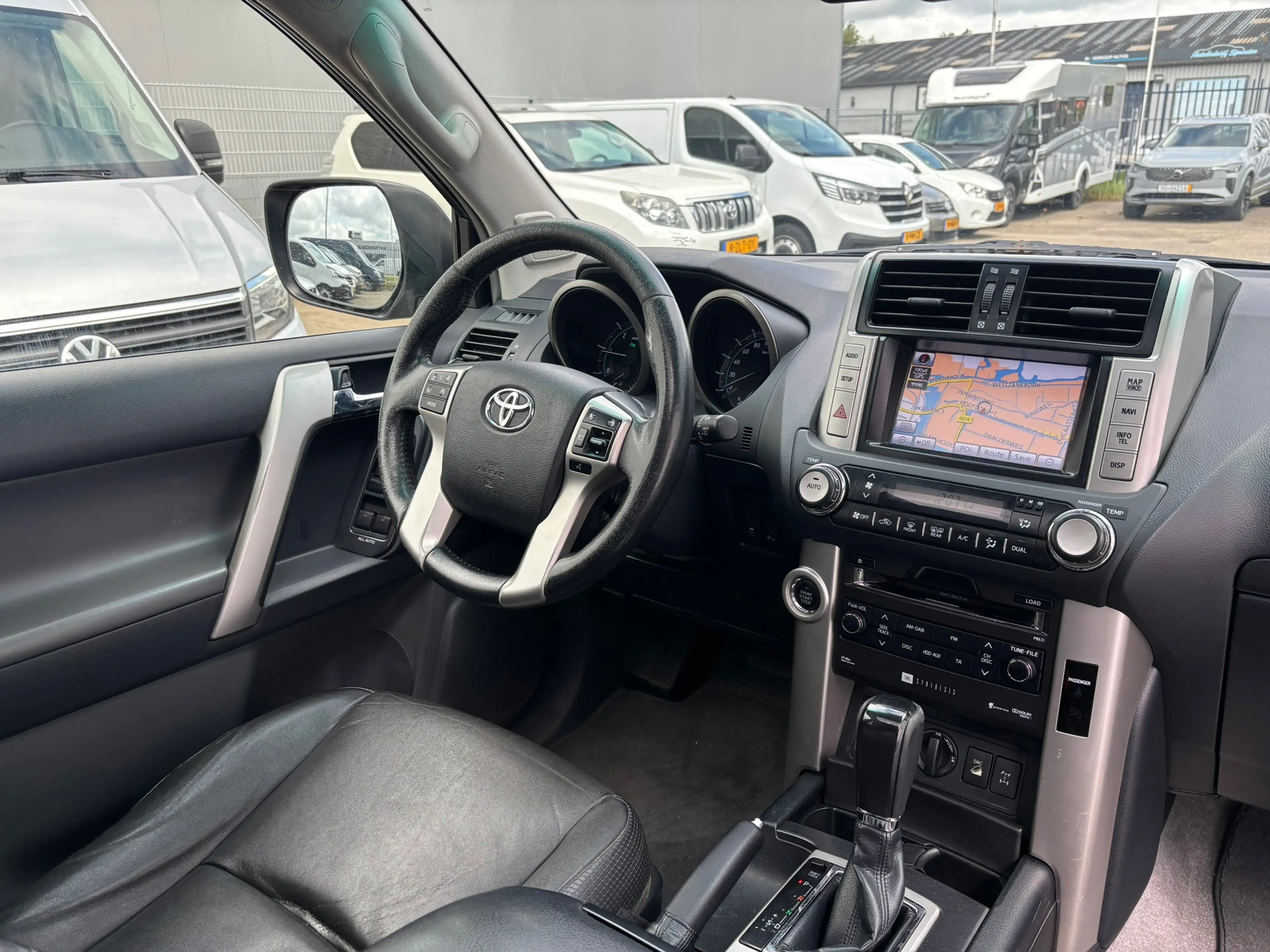 Toyota Land Cruiser 3.0 D-4D-F SX — photo 10