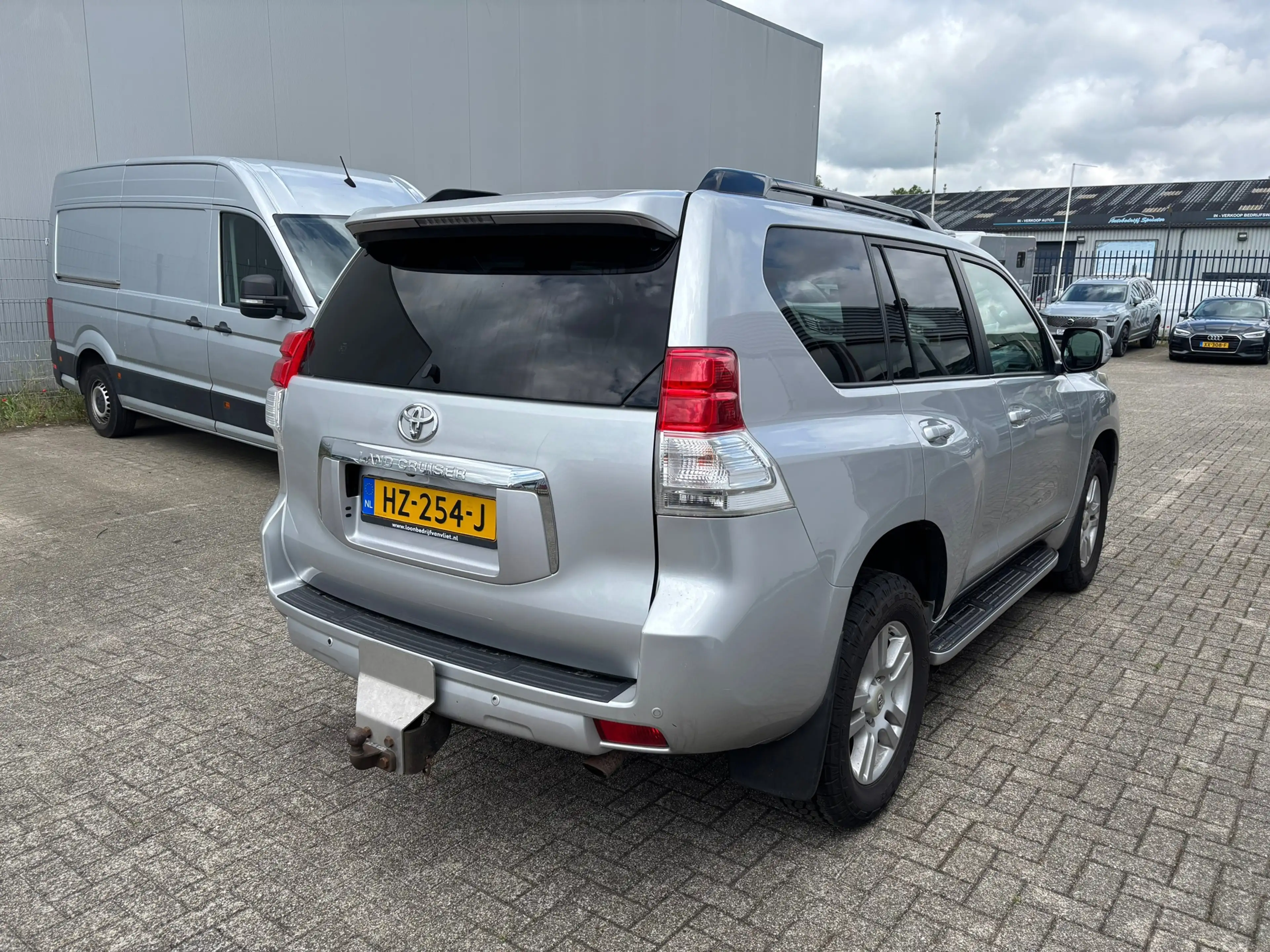Toyota Land Cruiser 3.0 D-4D-F SX — photo 4