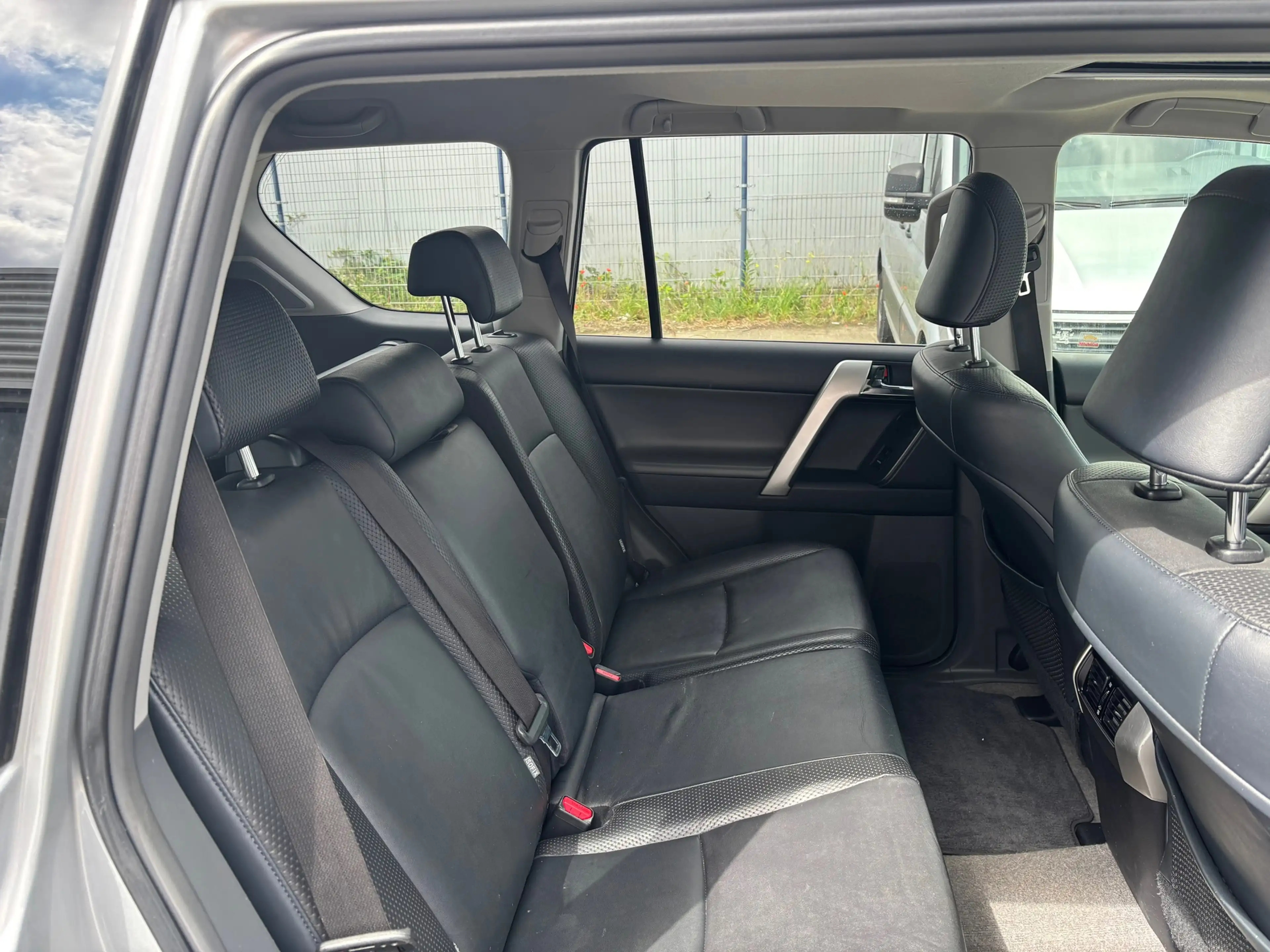Toyota Land Cruiser 3.0 D-4D-F SX — photo 13