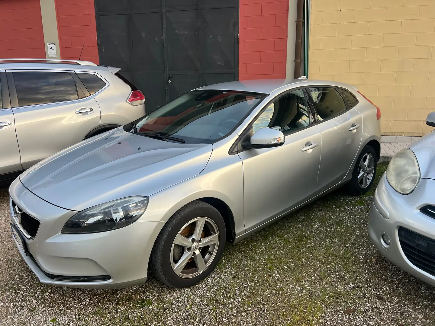 Volvo V40 V40 II 2012 2.0 d2 R-design Momentum my17 Plateado - 2