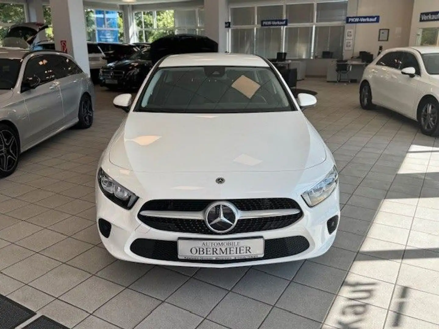 Mercedes-Benz A 220 Progressive 7G-DCT PTS SHZ LED MBUX Weiß - 2