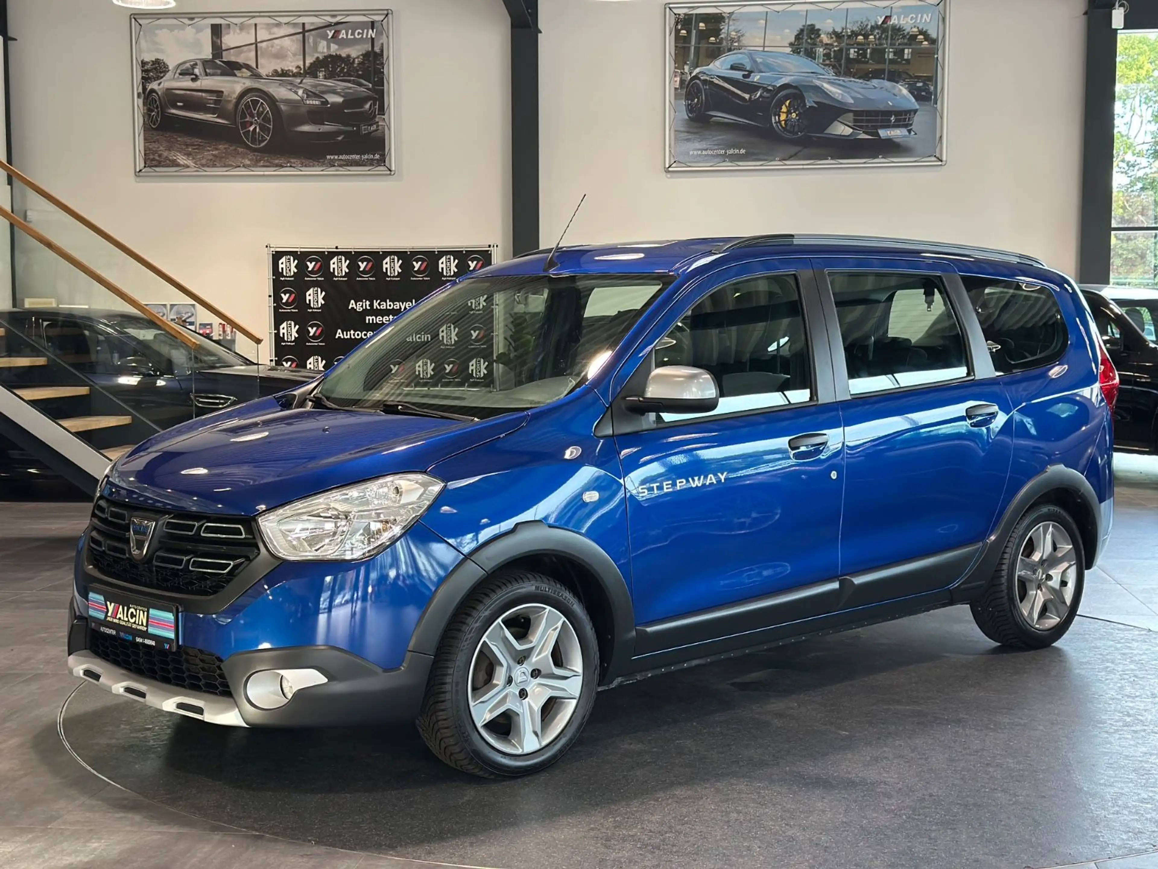 Dacia Lodgy TCe 130 Stepway 7-Sitzer 1.HA/S-HEFT/NAVI