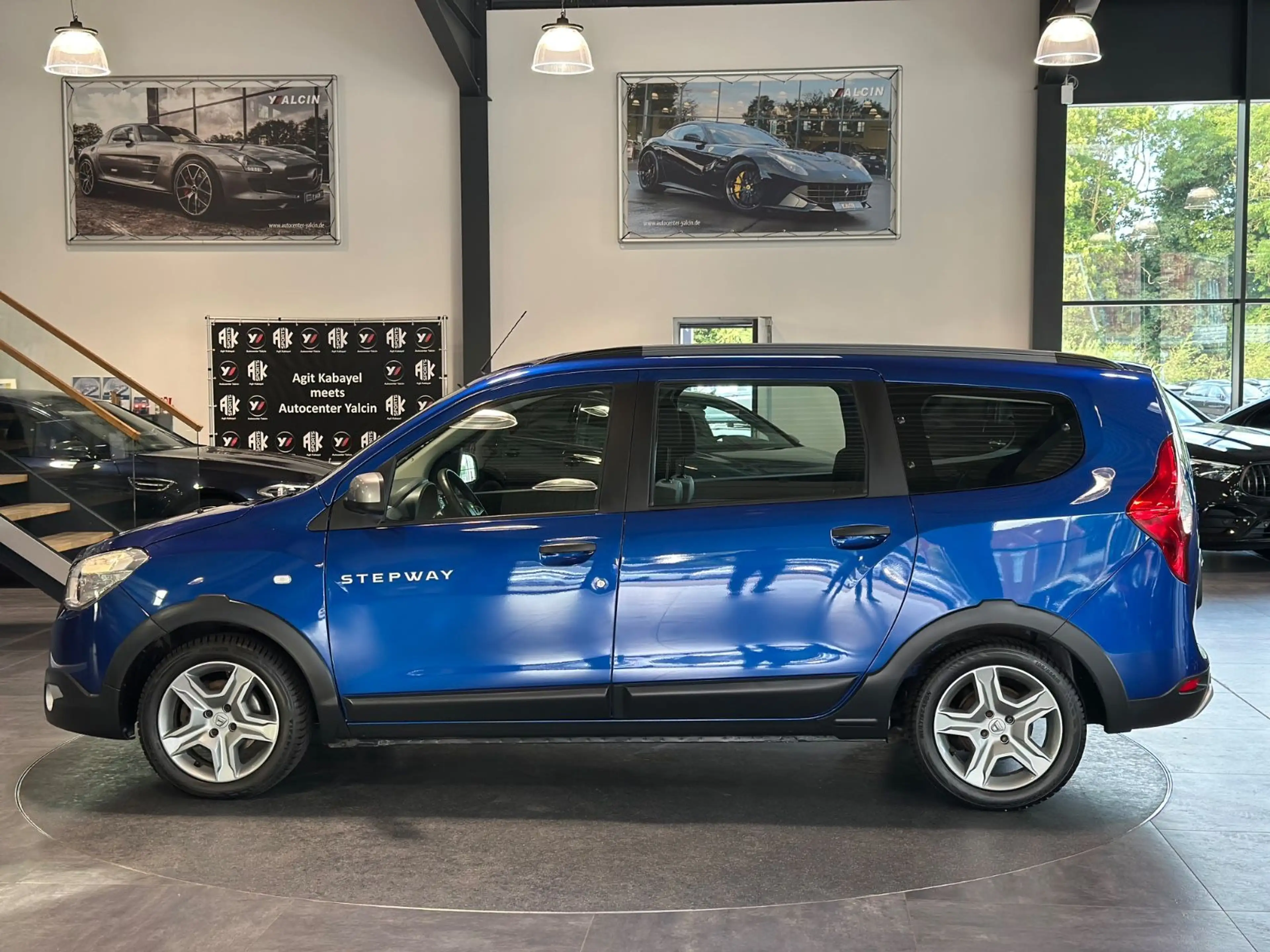 Dacia Lodgy TCe 130 Stepway 7-Sitzer 1.HA/S-HEFT/NAVI — photo 2