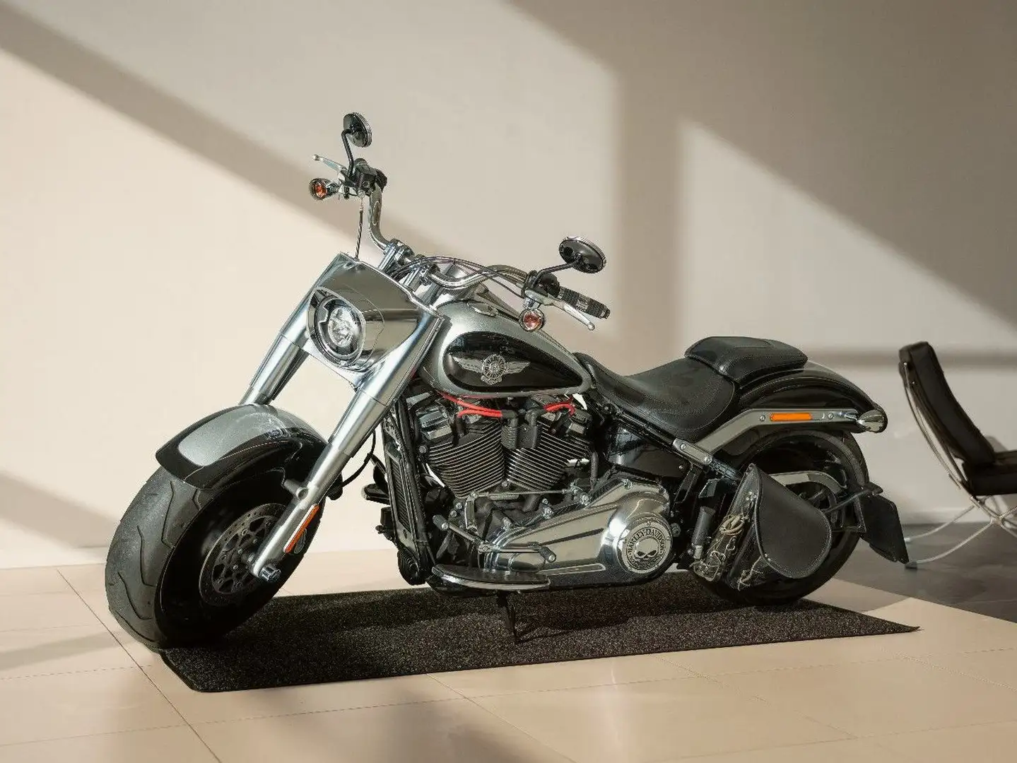 Harley-Davidson Fat Boy 114 J&H Plateado - 1
